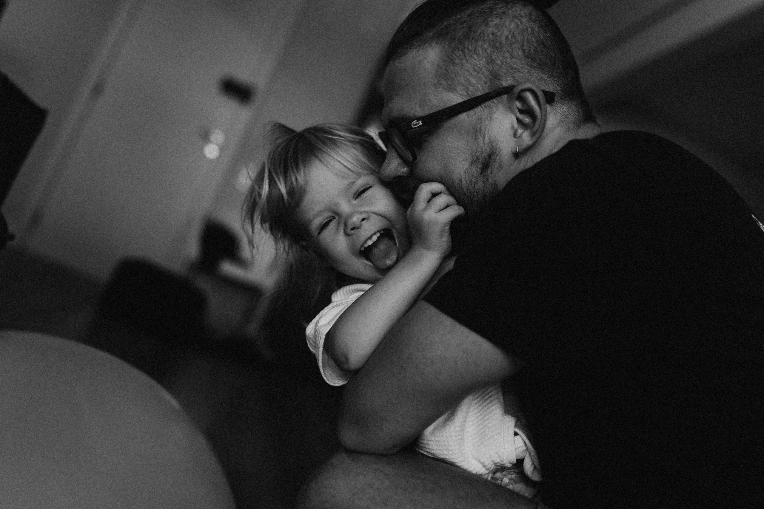 Gentle waves of family Love. Fotografa documental de familia e nascimento em Florianópolis SC Daria Ermolaev