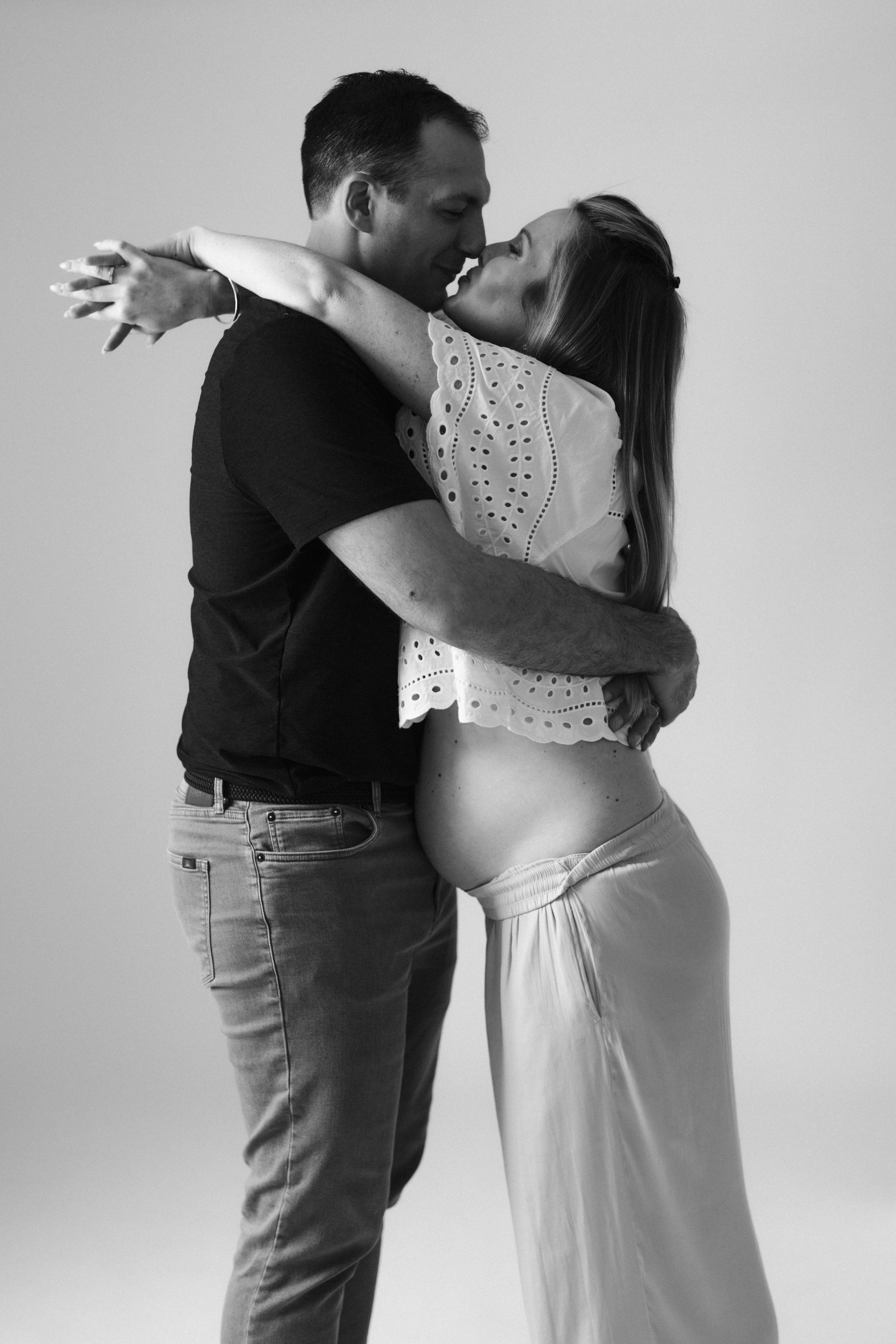 Emily. Modern maternity photographer in Long Island New York