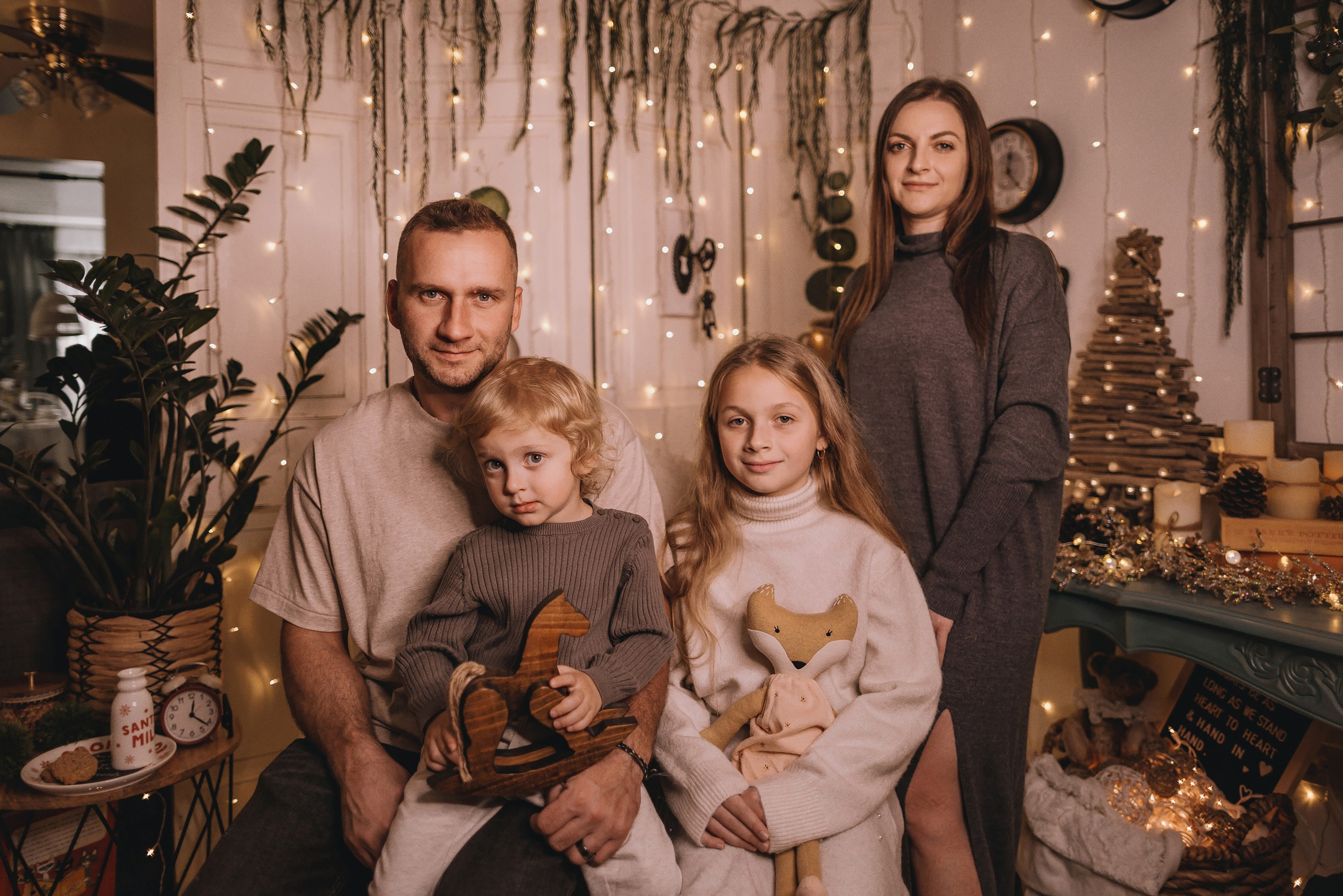 11.15.2025 Christmas Photoshoot. Wedding family event photographer in Chicago Nick Yushevich