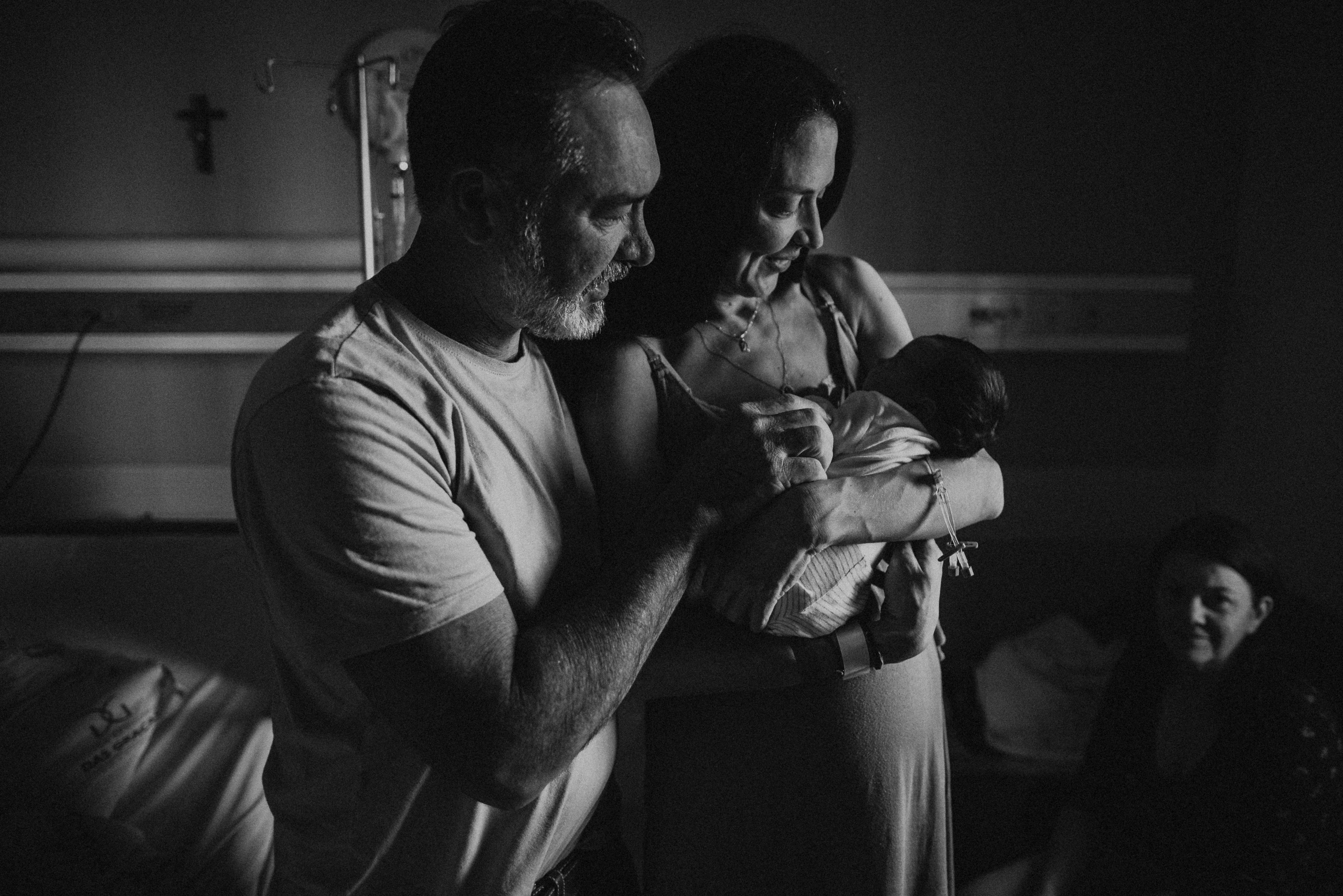 1 day before & after Helen’s Birth. Fotografa documental de familia e nascimento em Florianópolis SC Daria Ermolaev