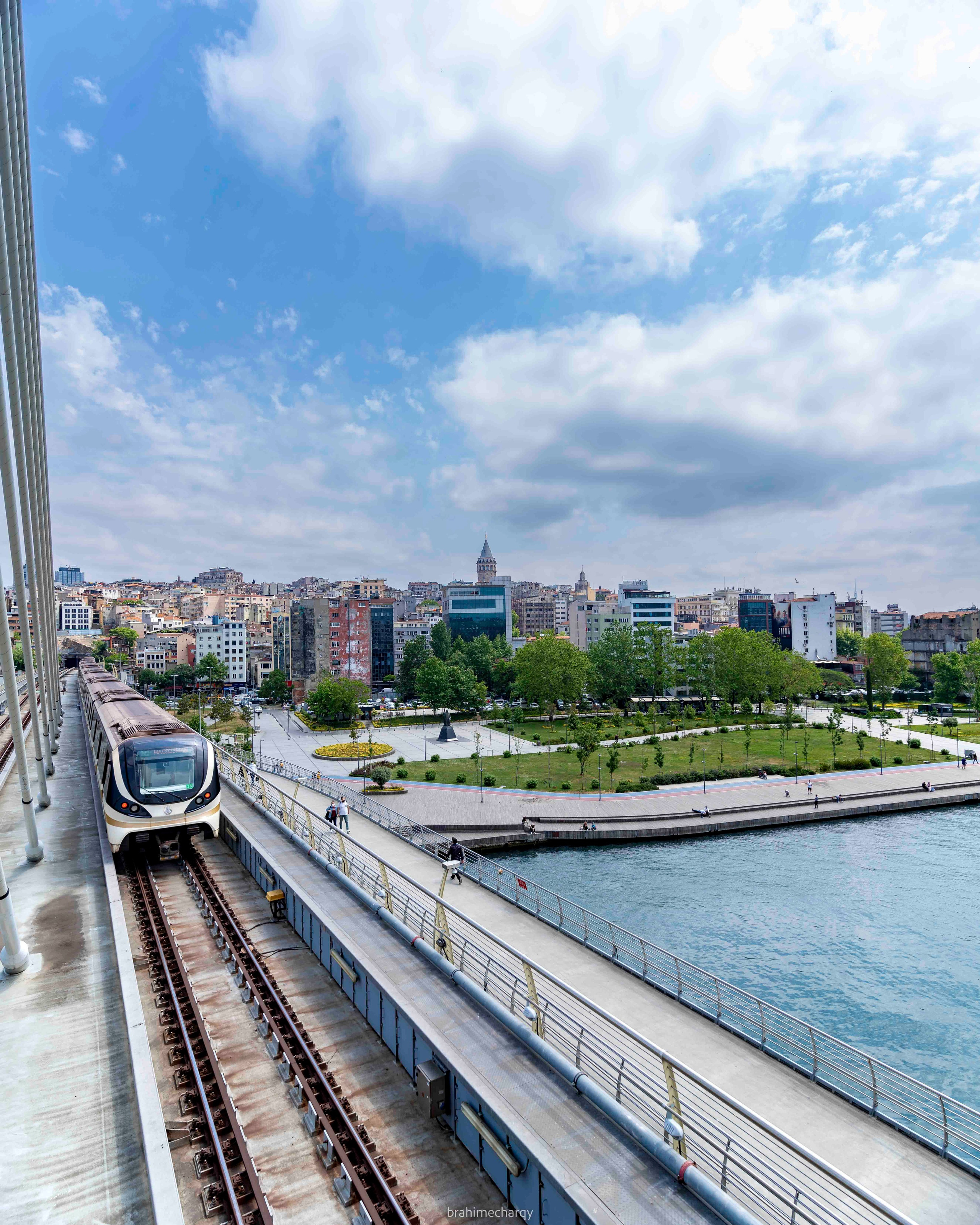 Фото. Брахим — фотограф