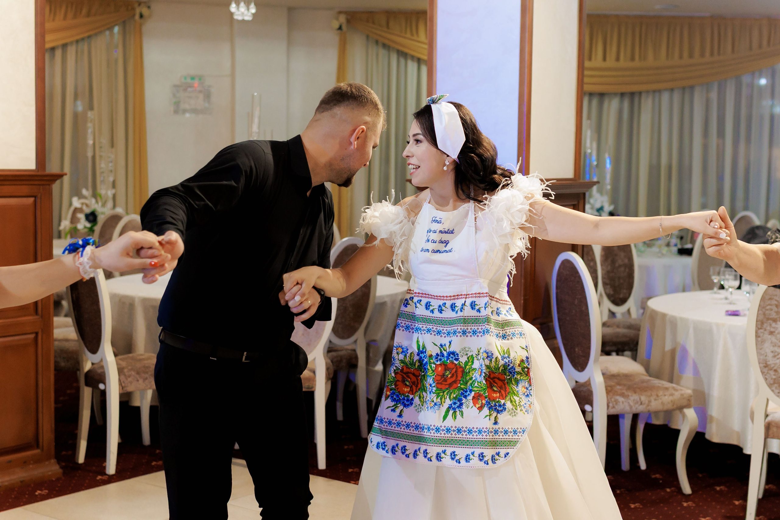 Loredana & Emilian – Ziua Nunții | Videografie - fotografie Botez Suceava, Iași, Botoșani. Servicii foto-video profesionale, pentru momente de neuitat