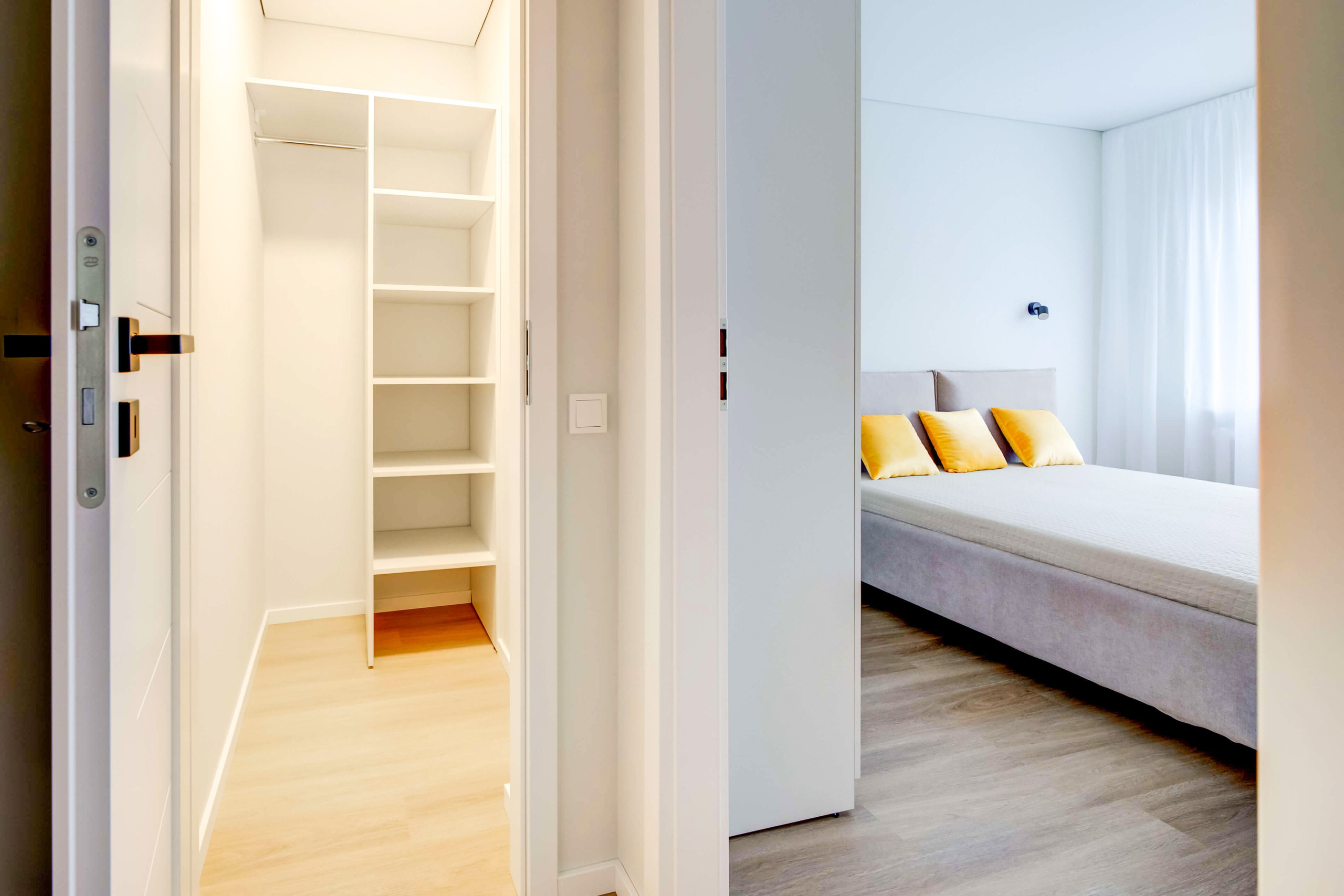 Jaukus pirmasis miegamasis su dideliu langu Medeinos g., Vilnius