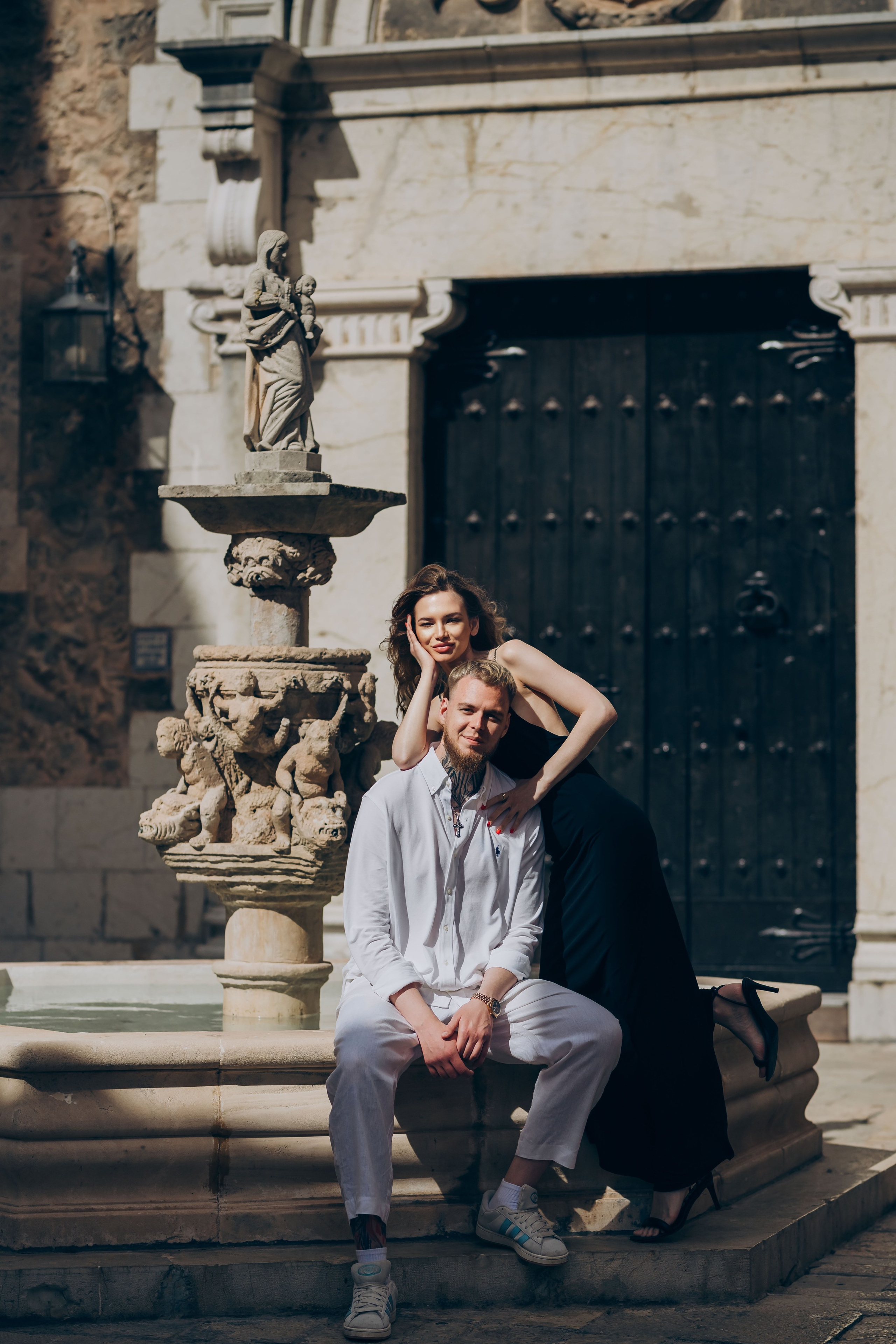 Romantic Couple Session — Mallorca Old Town. Фотограф у Пальма де Майорка
