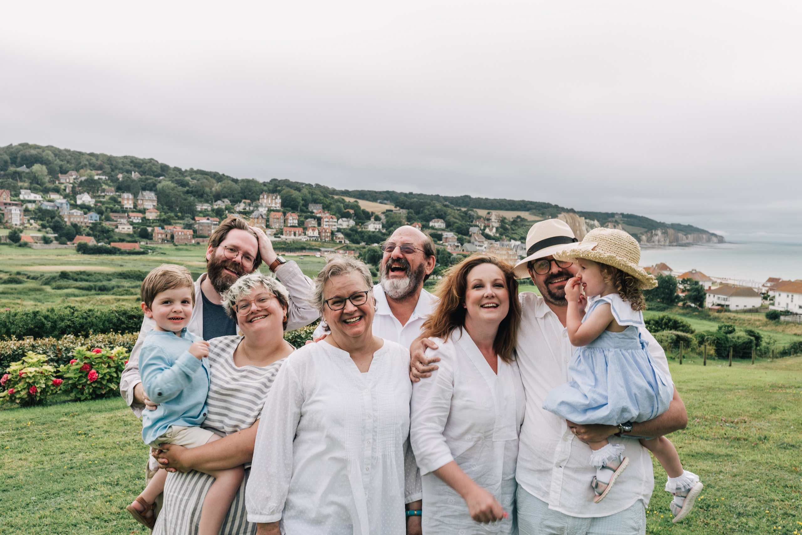 Big family photoshoot in Dieppe. Photographer Rouen, France