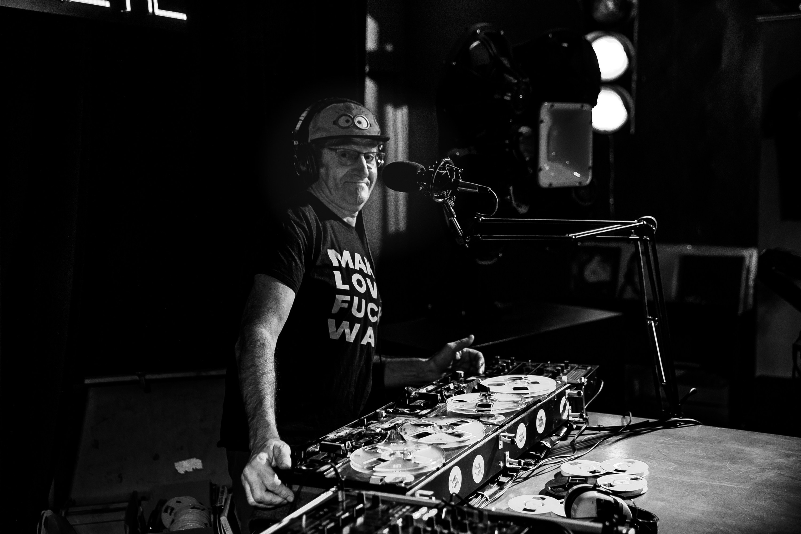 KINETIC radio pārraides viesis DJ Trakais Mārtinš 2024. Sandra Garanca Portrait and event photographer