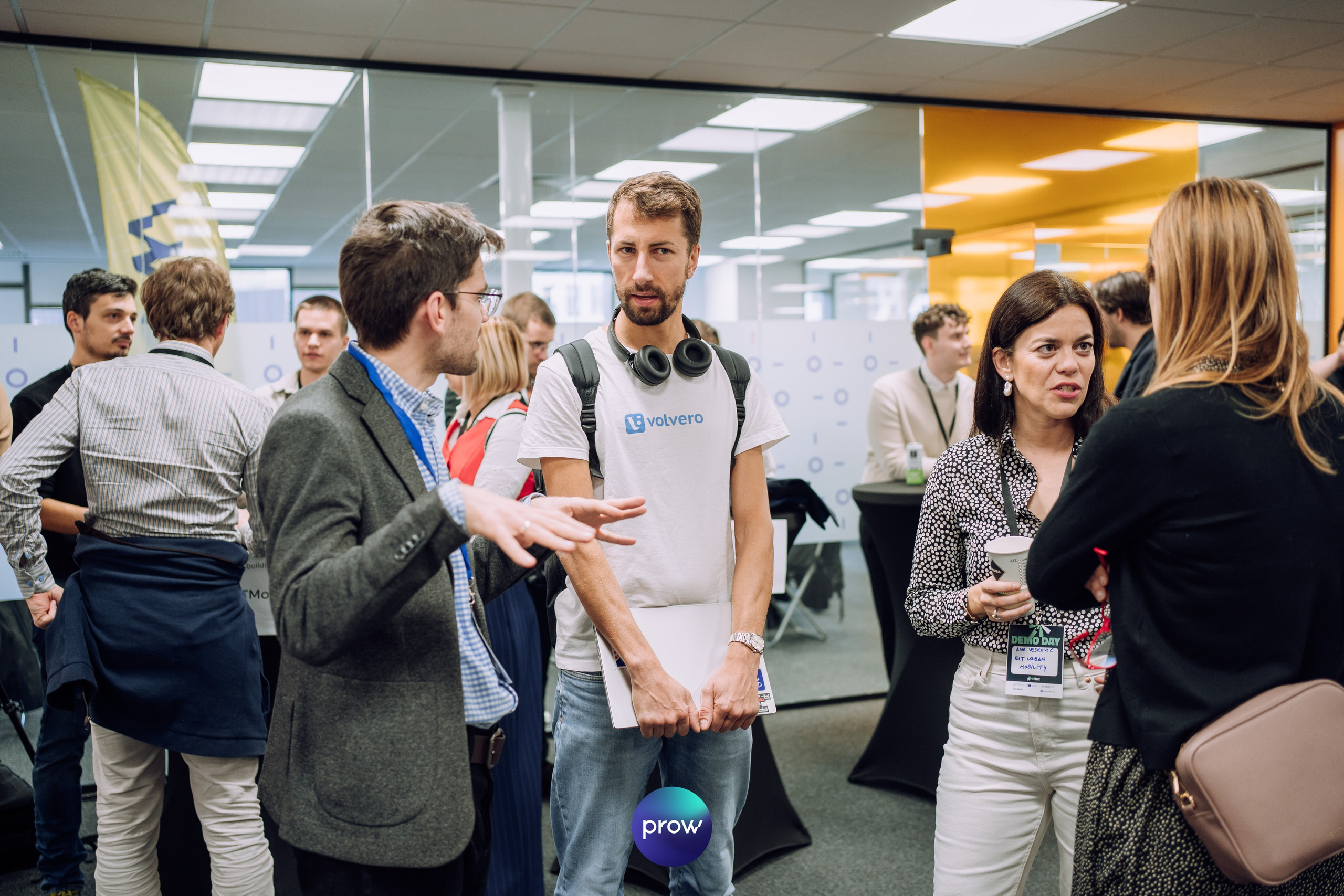 InVest DemoDay @ Cowork. Cozac Cristian Photographer