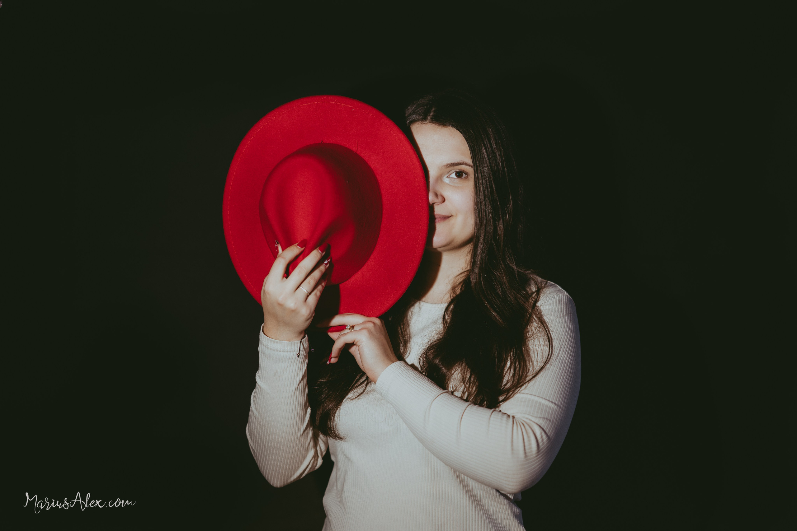 Individual Studio. Marius Alex fotograf de eveniment si portret din Suceava