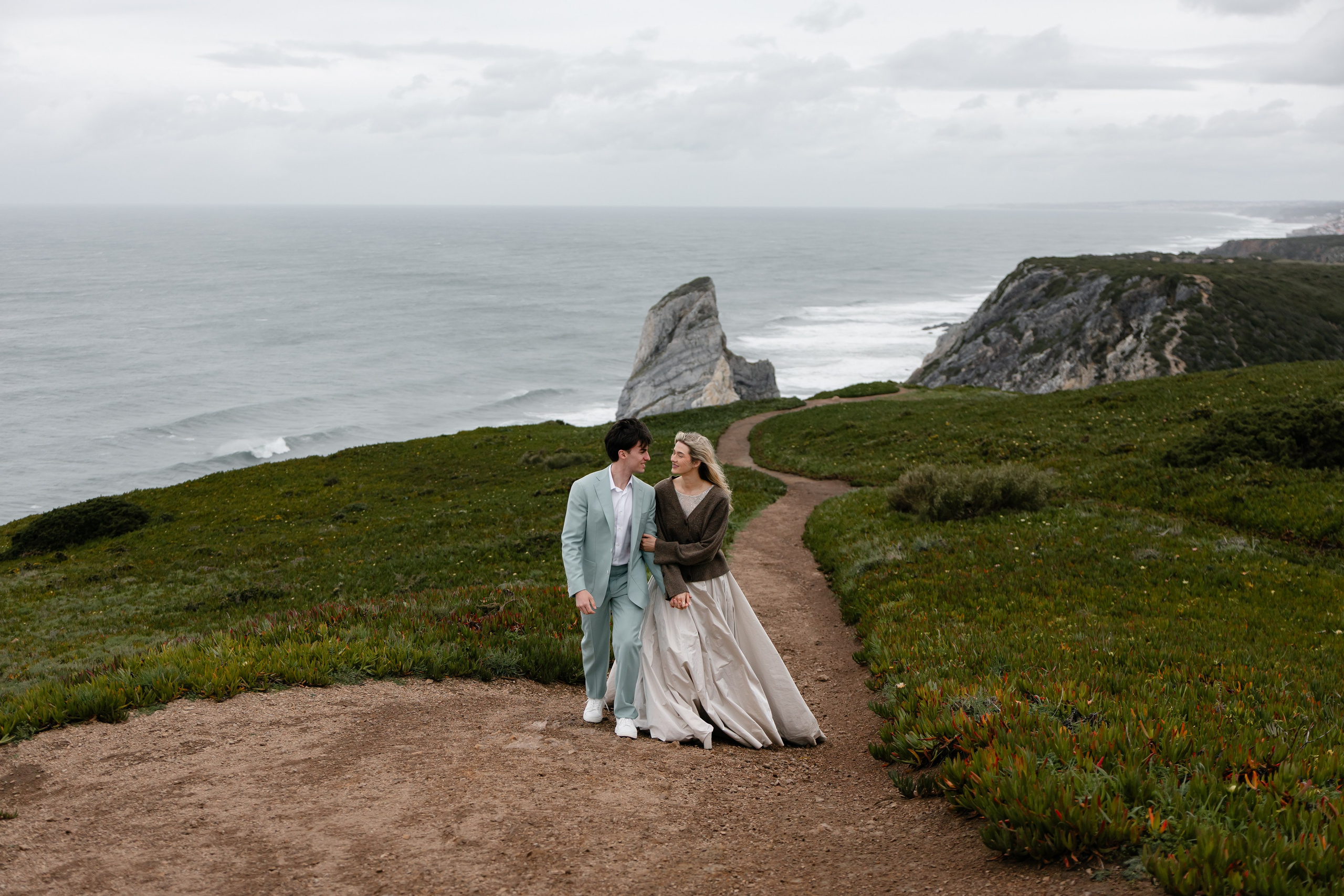 Vivien & Razvan. Main