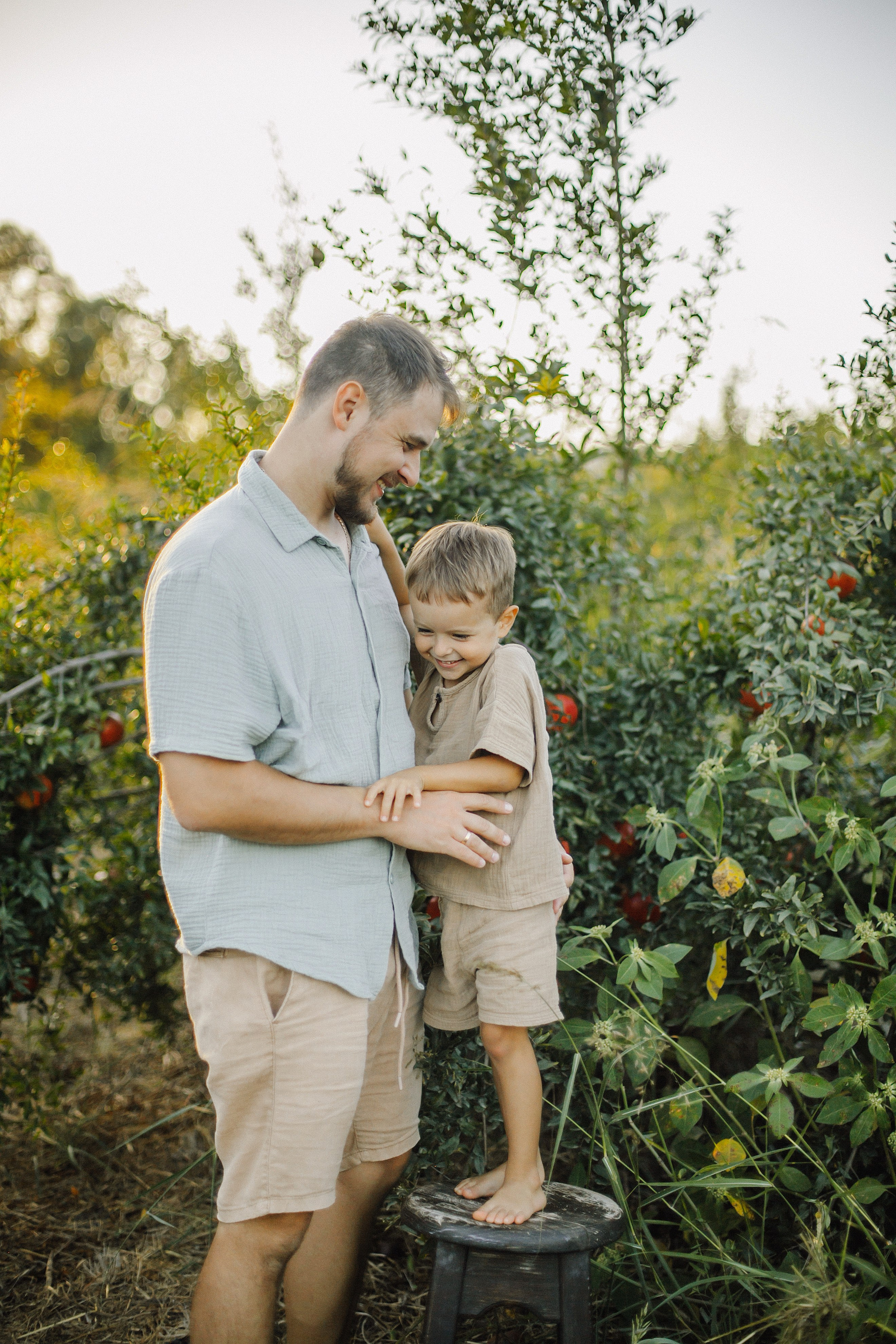 Binyamina garden. Family photographer in Israel