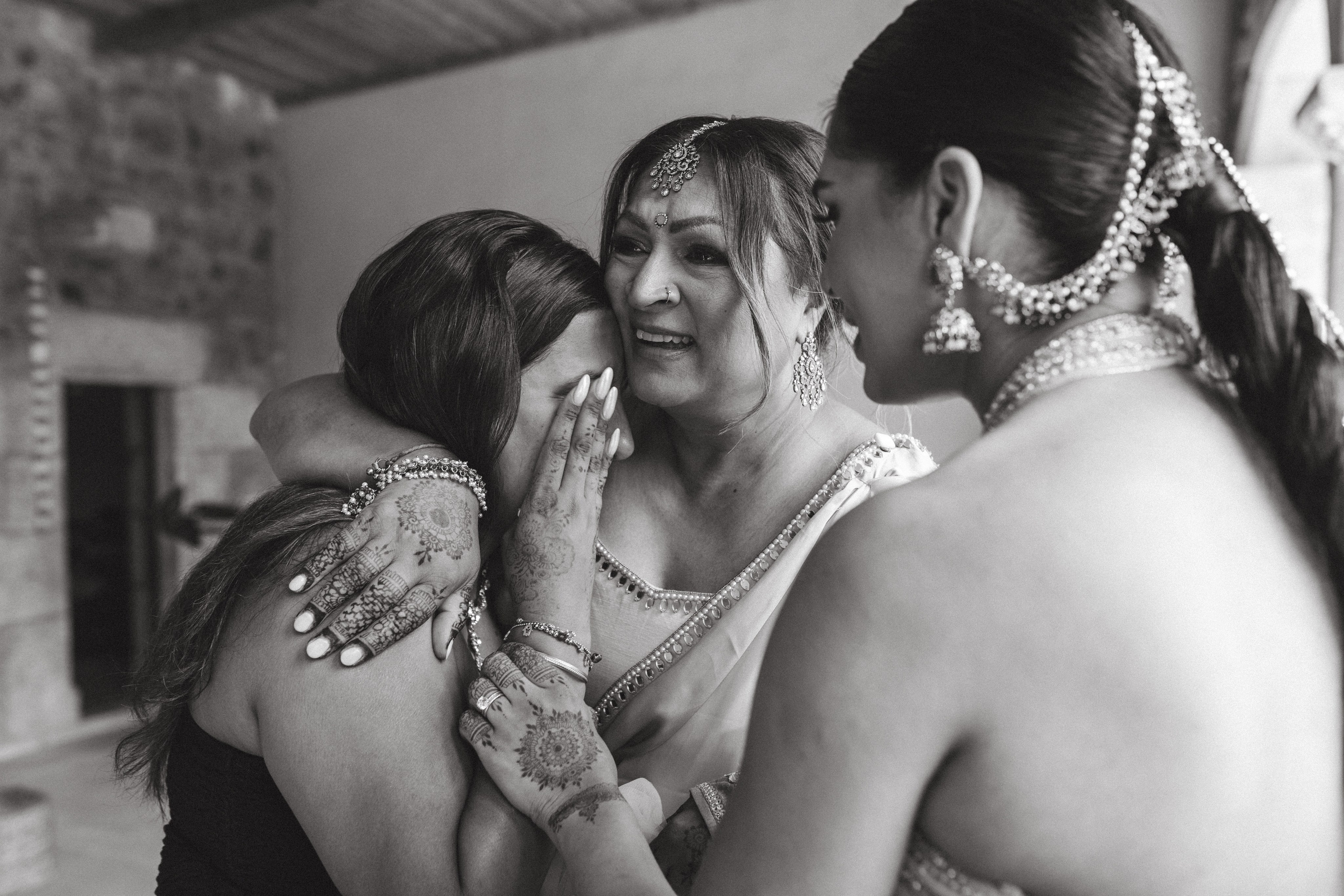 Patrik & Naomi. Monestir Sant Salvi. Paola wedding photographer / videographer in Barcelona