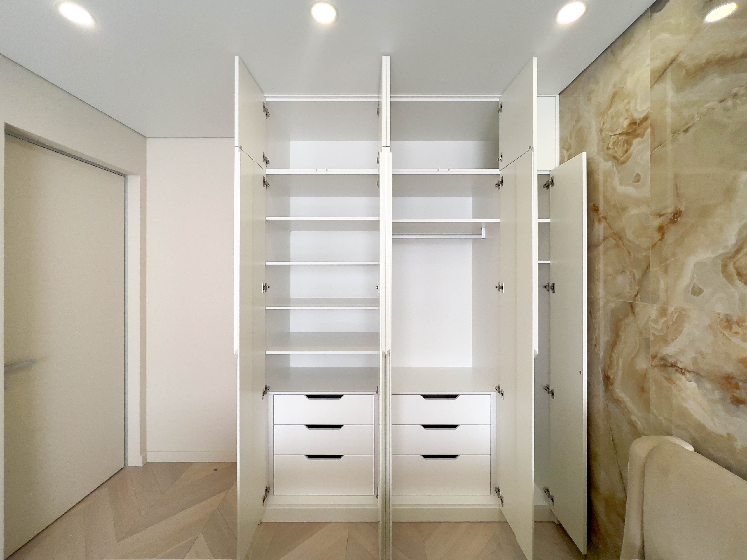 Flat. Fotograf Dmitrii Donets