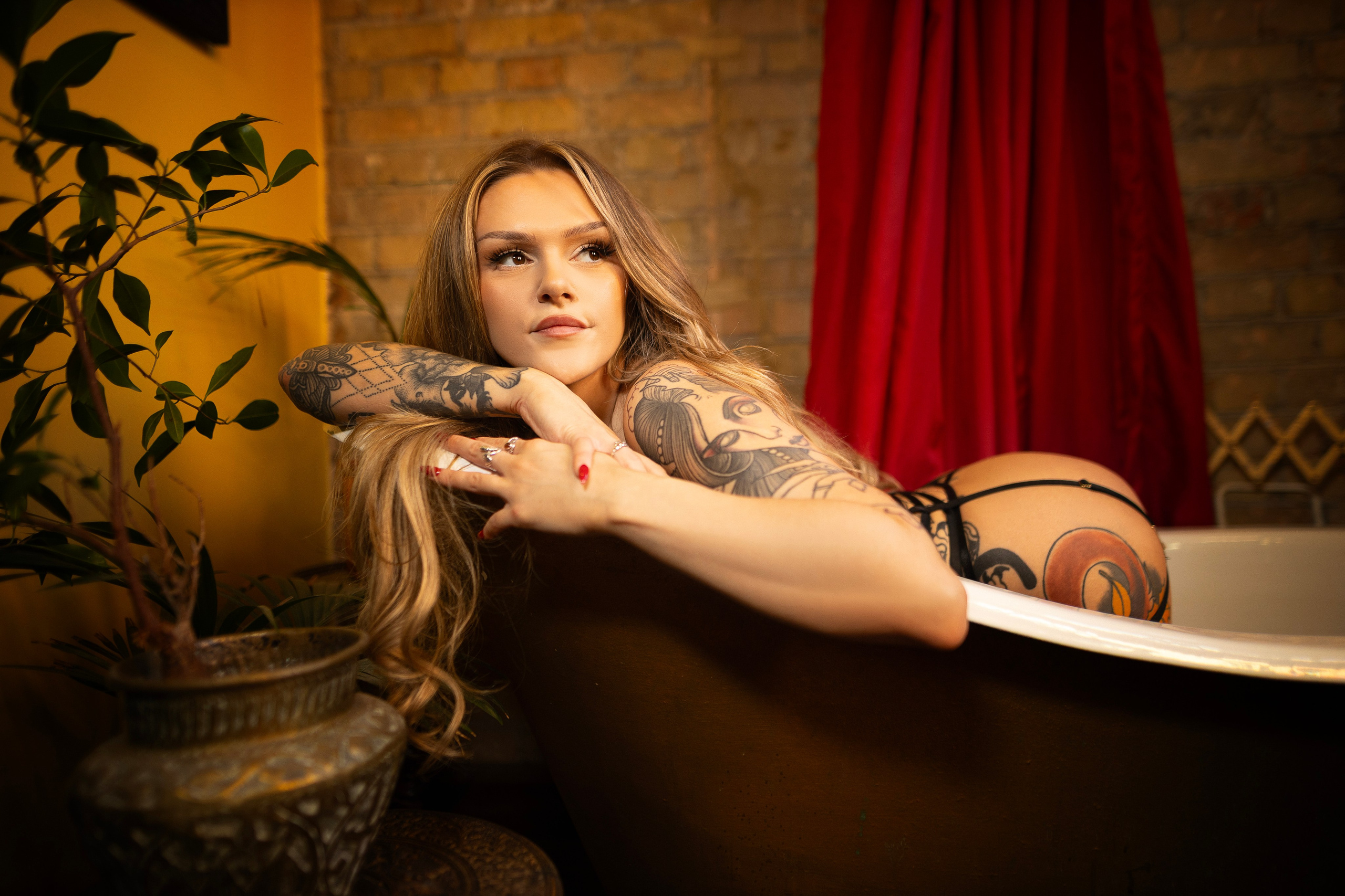 LucidVeil.uk — Boudoir