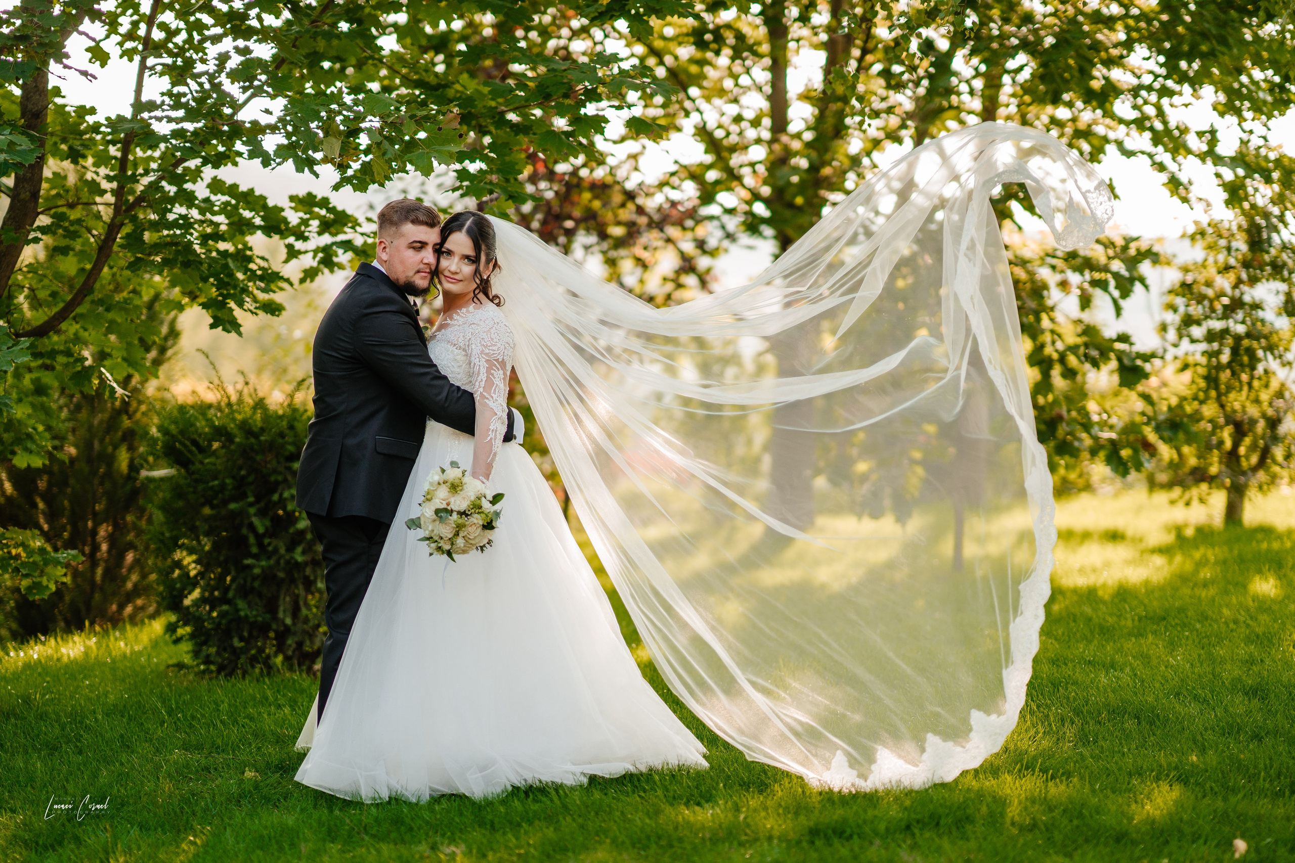 Fotograf de Nuntă Profesional — Fotografie Jurnalistică și Clasică pentru Amintiri de Neuitat. Fotograf de nuntă, corporate, botezuri, majorate și aniversări Roman, Lucaci Cornel