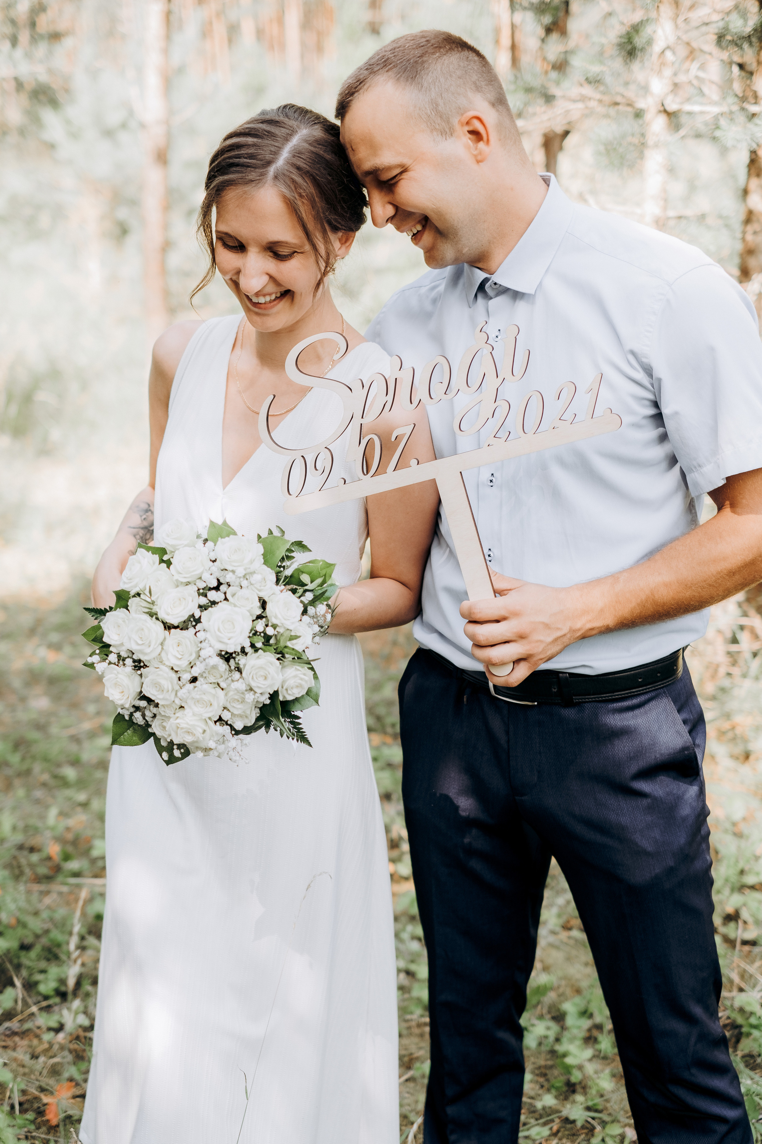 Viktorija + Artūrs | Kāzu fotosesija mežā. Kāzu × Ģimenes notikumu fotografs Edgars Kalniņš