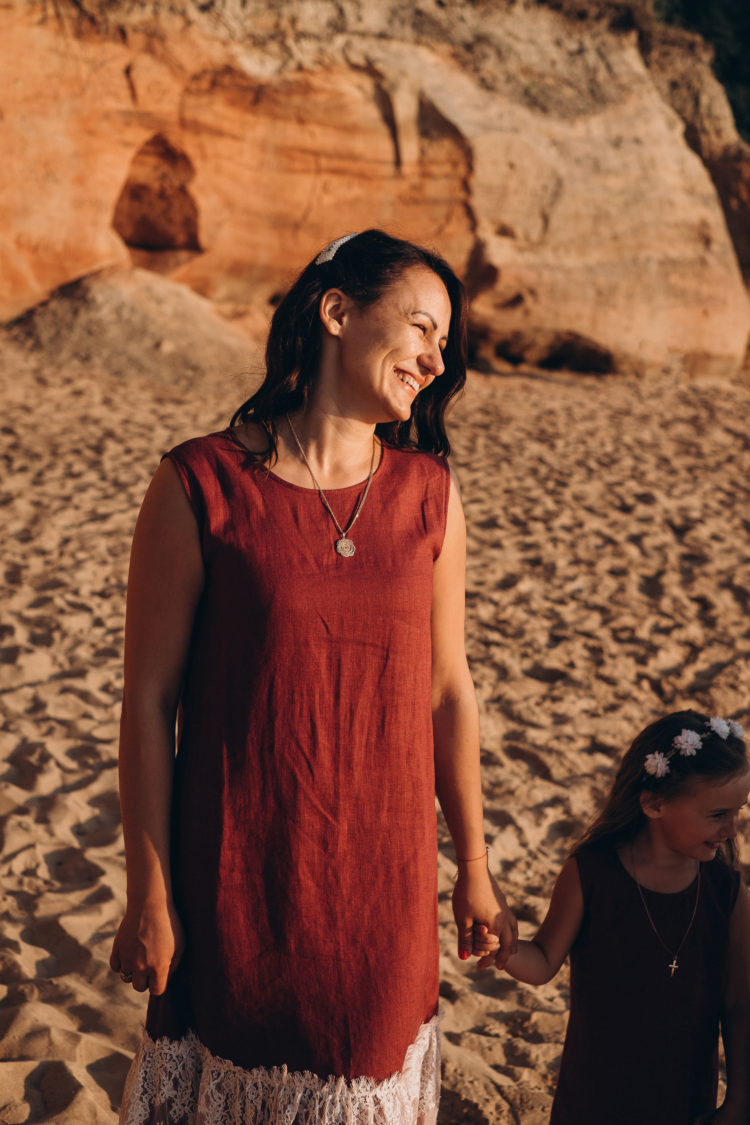 Ģimenes fotosesija Veczemju klintīs. Kāzu × Ģimenes notikumu fotografs Edgars Kalniņš