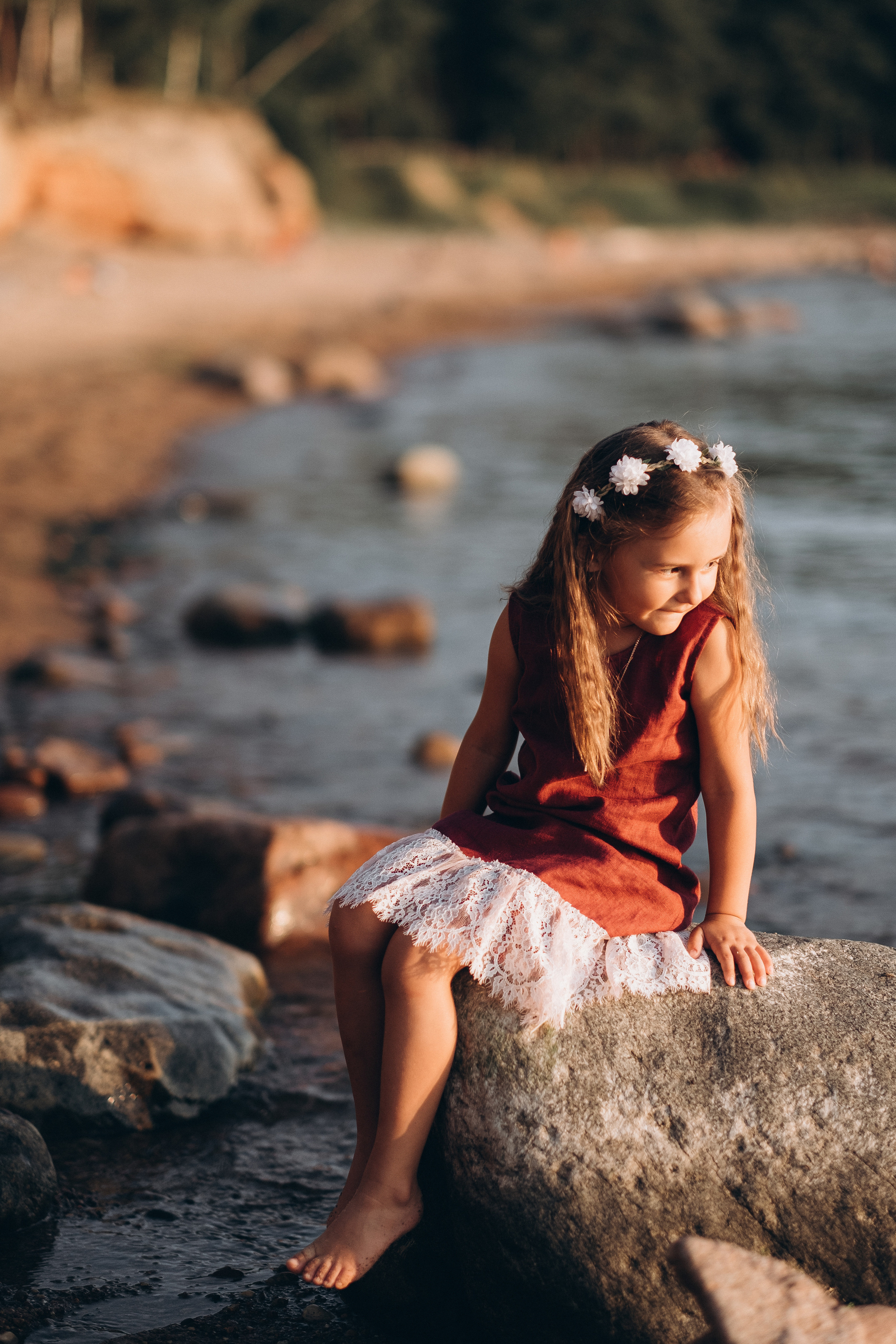 Ģimenes fotosesija Veczemju klintīs. Kāzu × Ģimenes notikumu fotografs Edgars Kalniņš