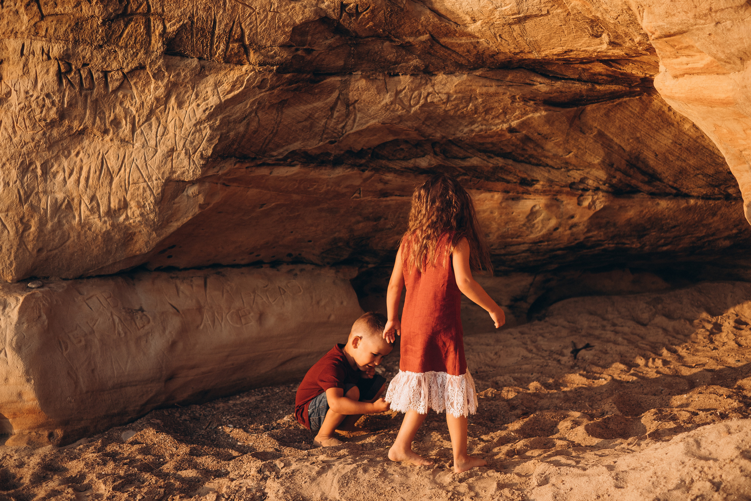 Ģimenes fotosesija Veczemju klintīs. Kāzu × Ģimenes notikumu fotografs Edgars Kalniņš