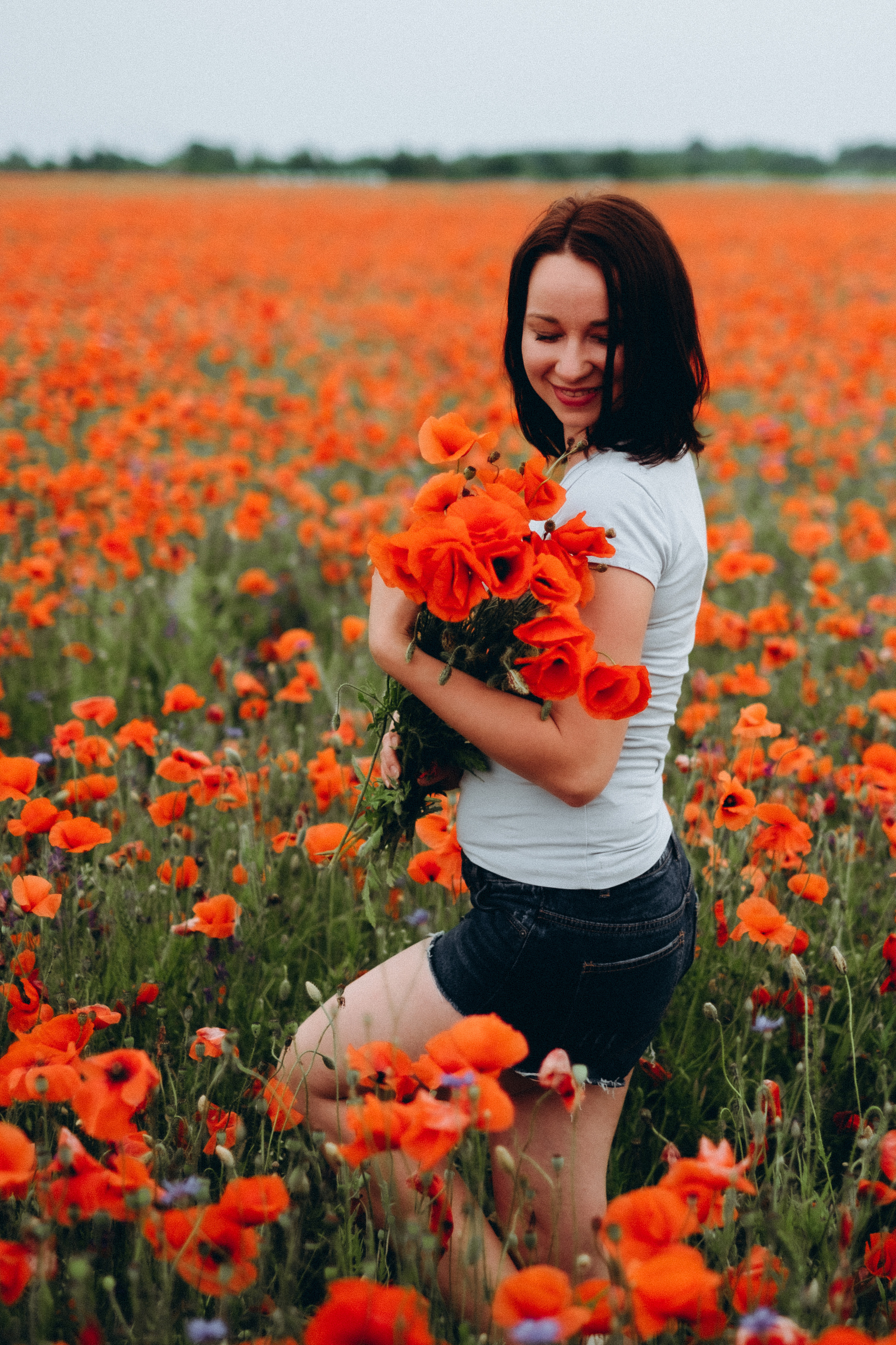 Fotosesija magoņu laukā. Kāzu × Ģimenes notikumu fotografs Edgars Kalniņš