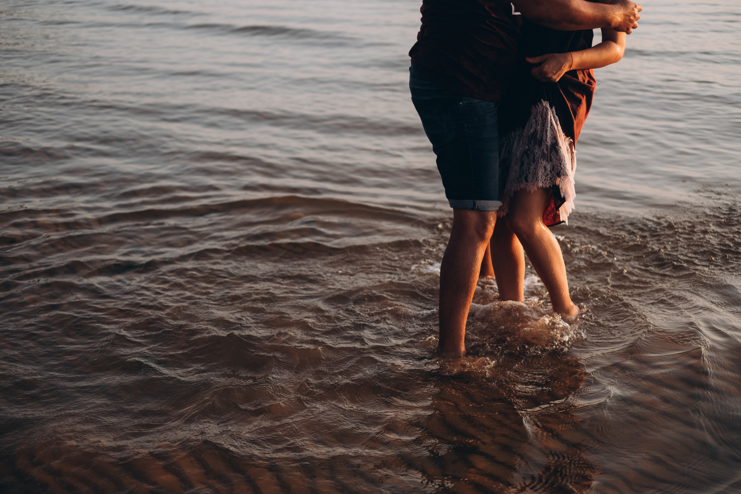 Ģimenes fotosesija Veczemju klintīs. Kāzu × Ģimenes notikumu fotografs Edgars Kalniņš