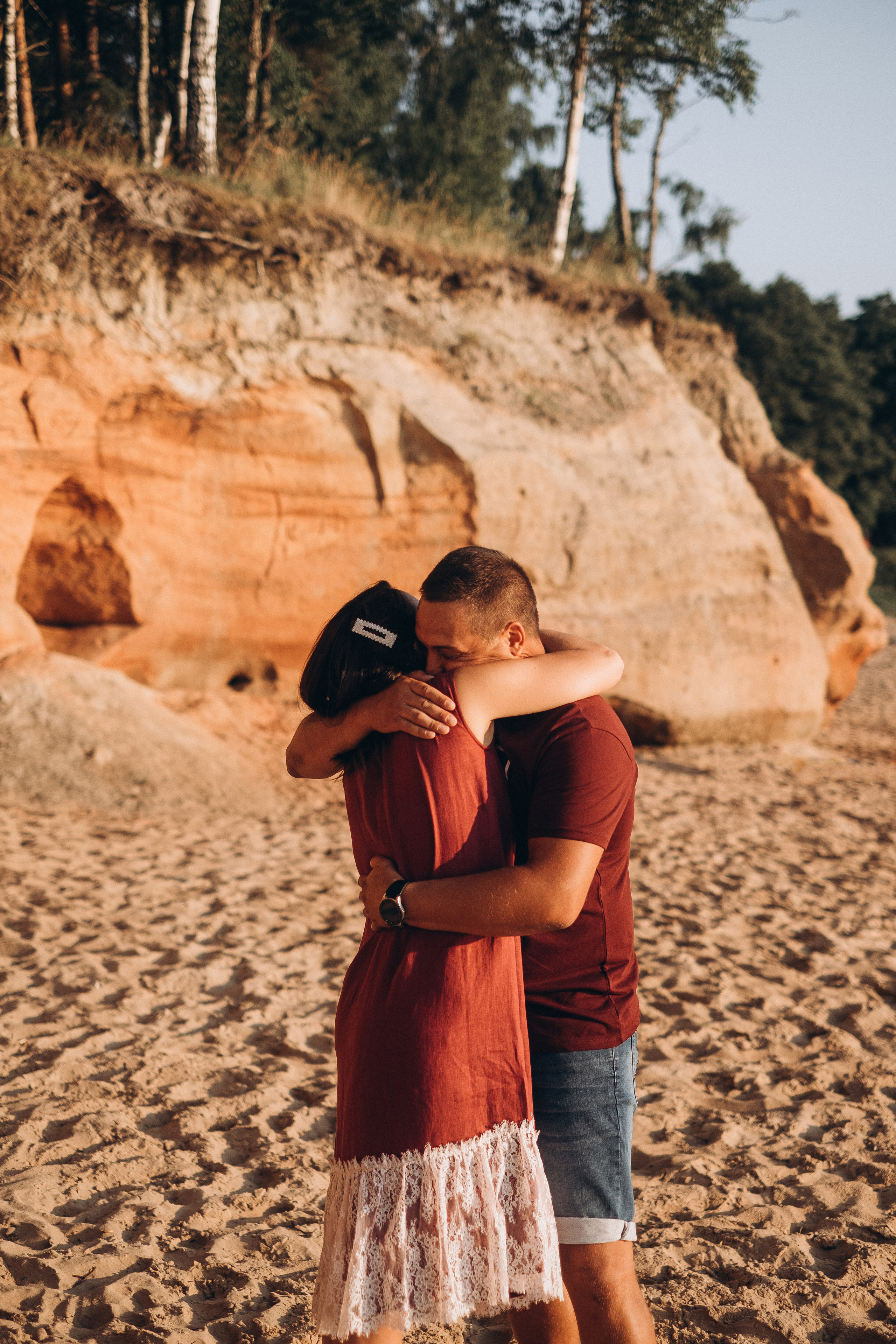 Ģimenes fotosesija Veczemju klintīs. Kāzu × Ģimenes notikumu fotografs Edgars Kalniņš