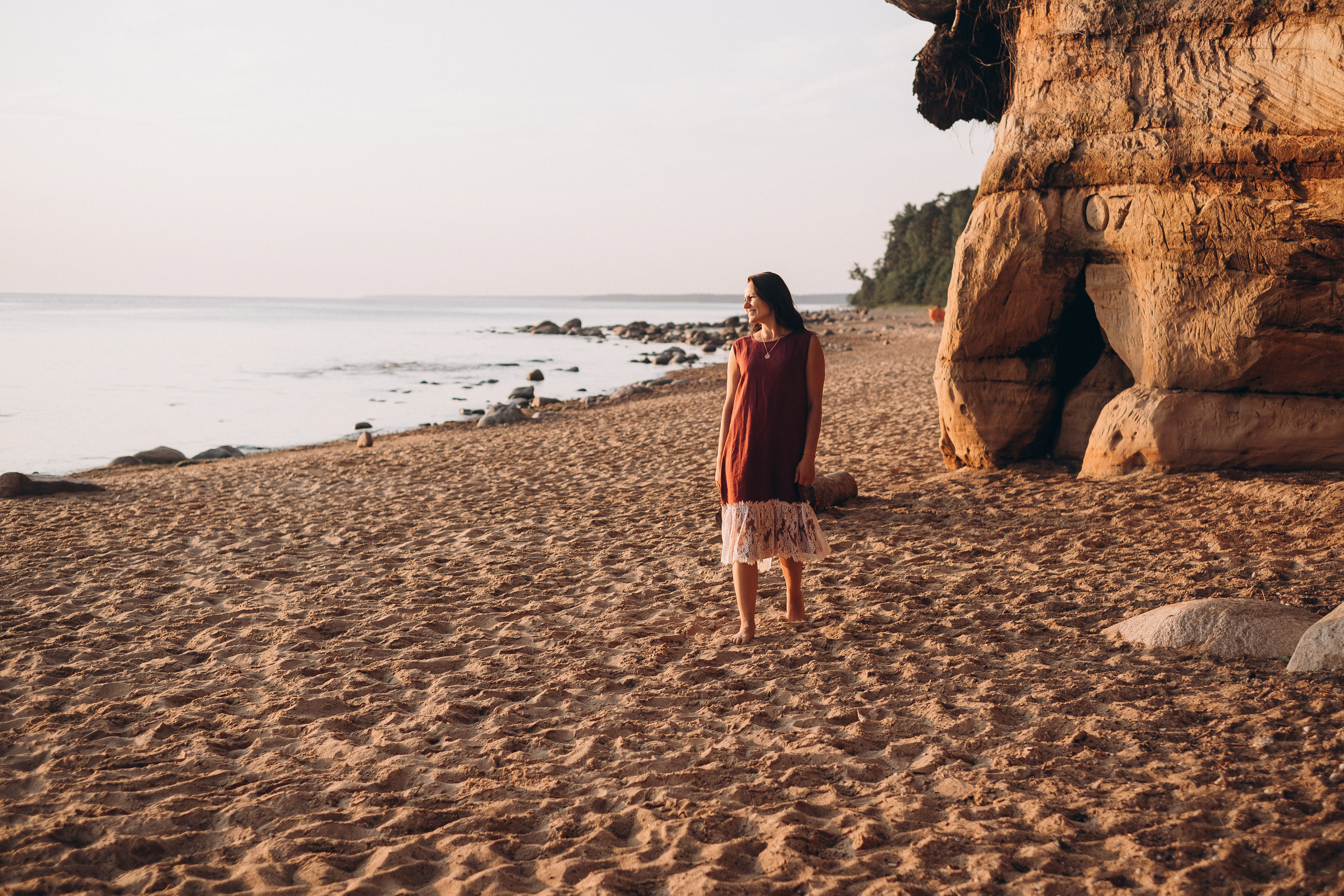 Ģimenes fotosesija Veczemju klintīs. Kāzu × Ģimenes notikumu fotografs Edgars Kalniņš