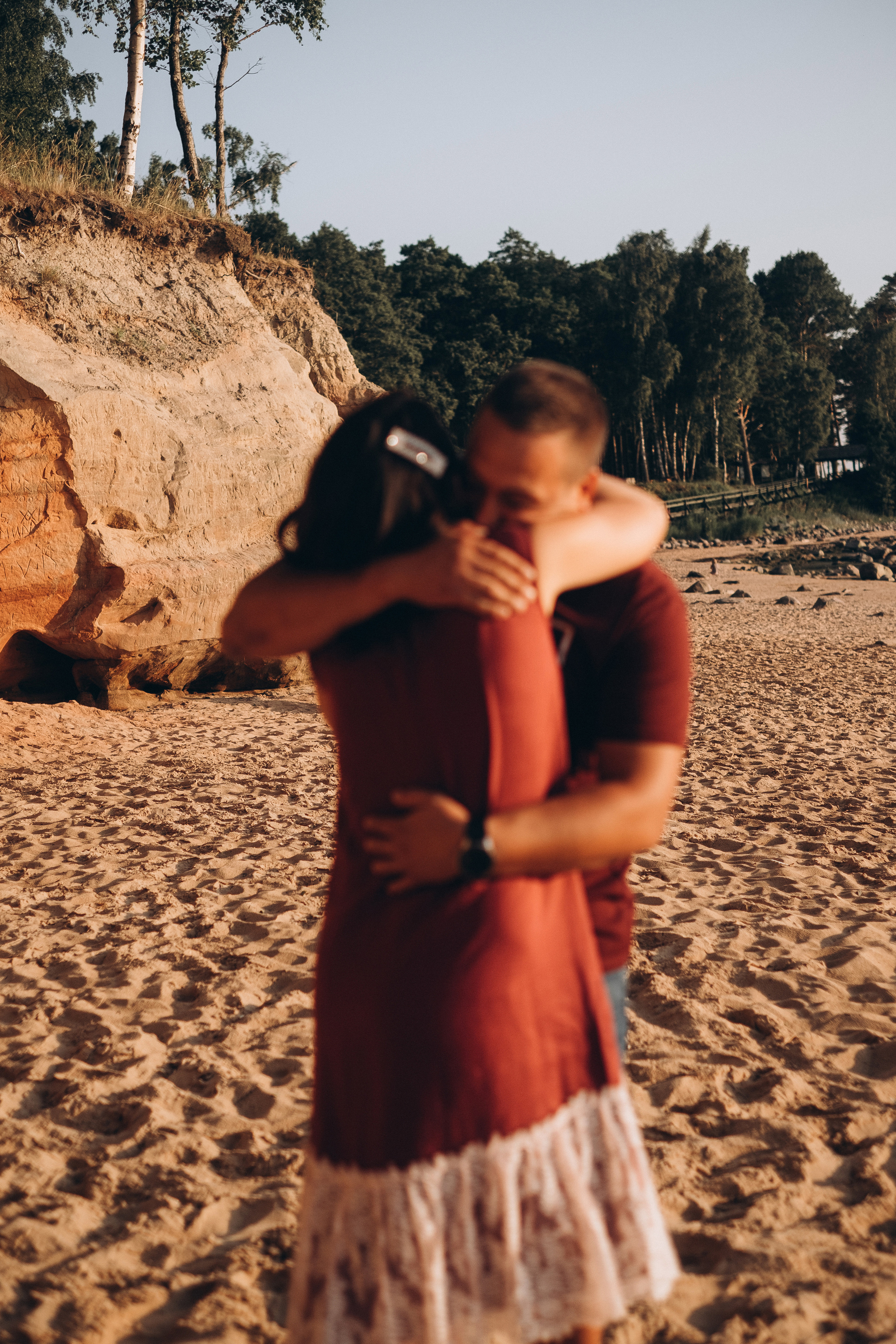 Ģimenes fotosesija Veczemju klintīs. Kāzu × Ģimenes notikumu fotografs Edgars Kalniņš