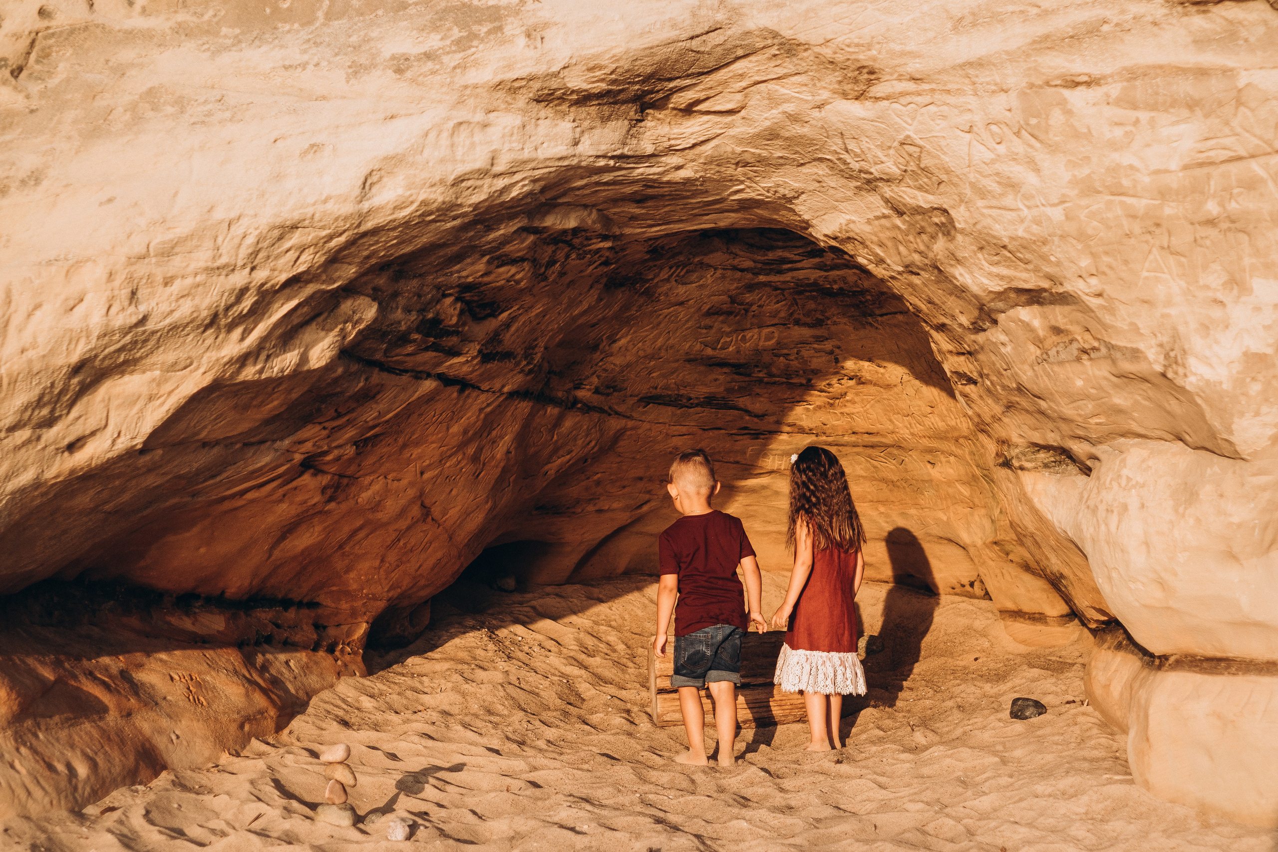 Ģimenes fotosesija Veczemju klintīs. Kāzu × Ģimenes notikumu fotografs Edgars Kalniņš