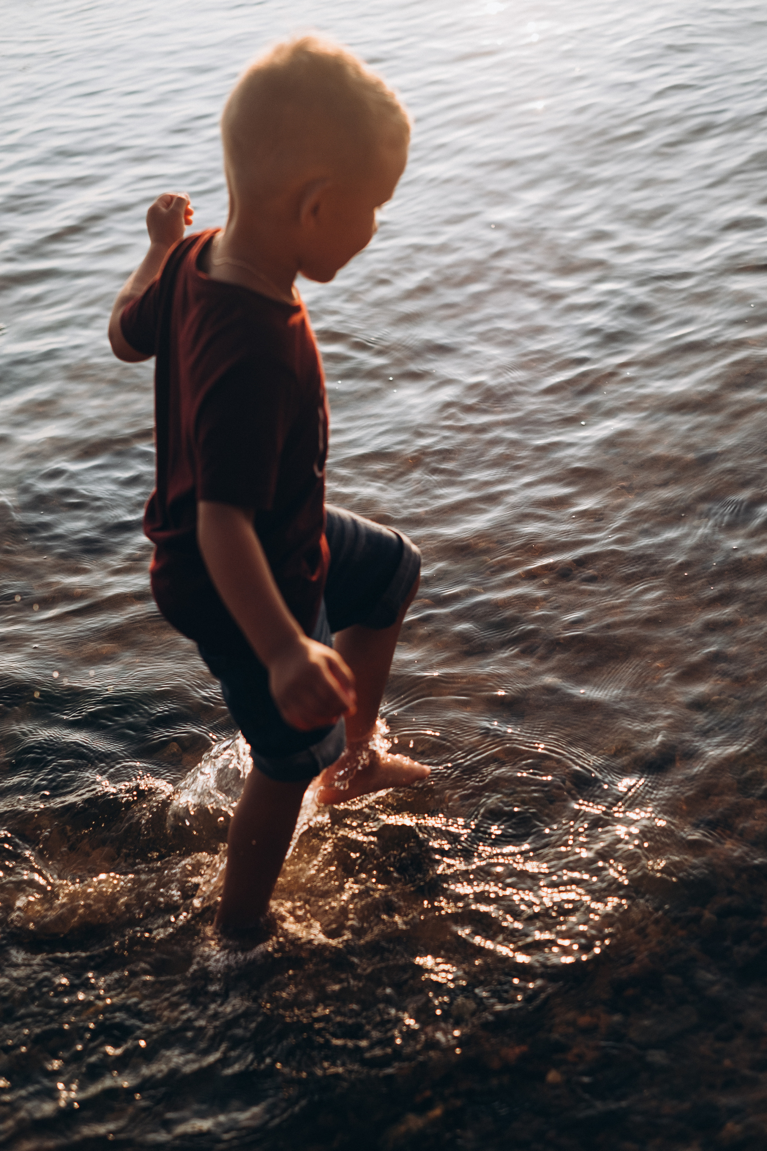 Ģimenes fotosesija Veczemju klintīs. Kāzu × Ģimenes notikumu fotografs Edgars Kalniņš