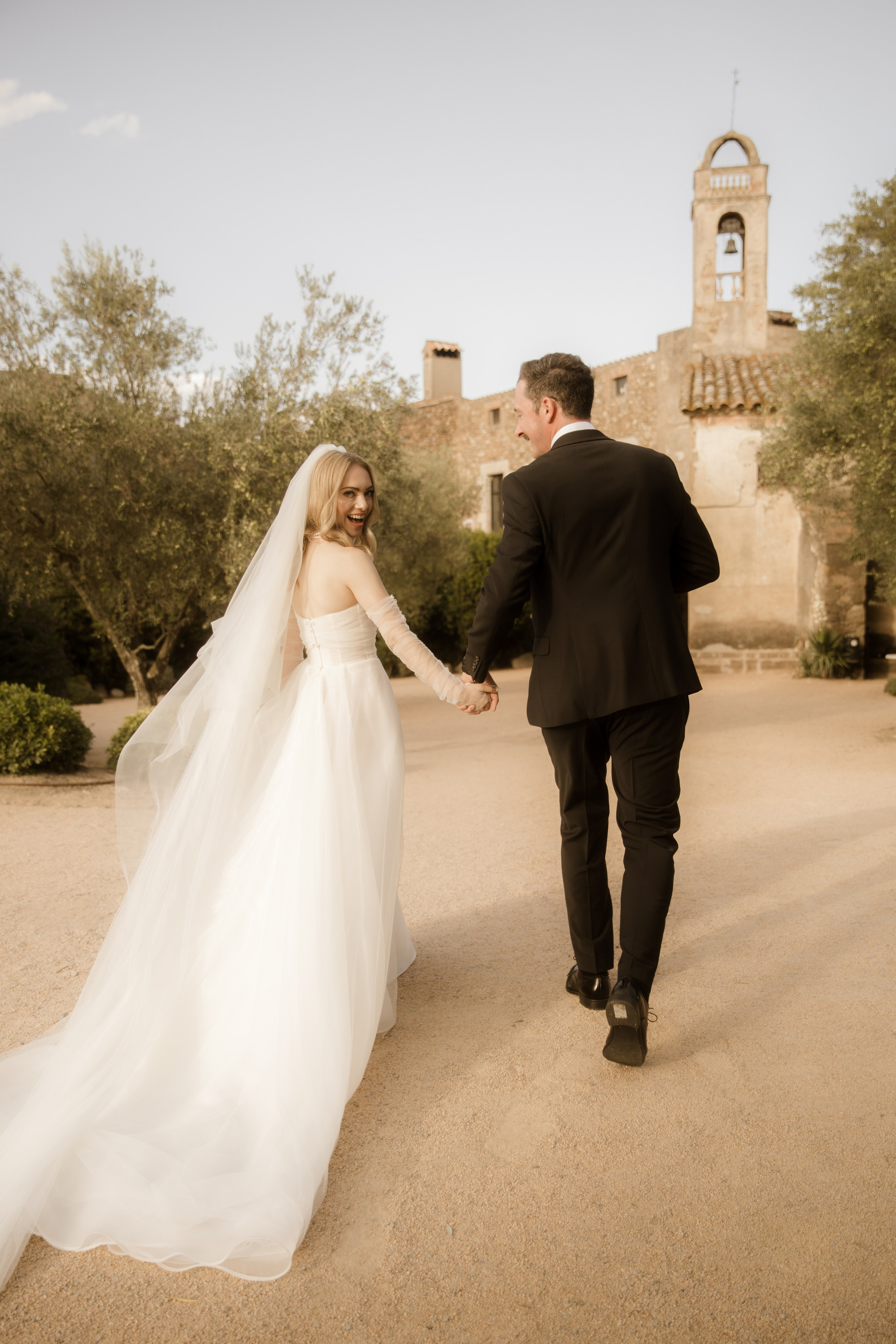 PJ & Yonna. Hotel Castell d’Emporda. Paola fotógrafo / videografo de bodas en Barcelona