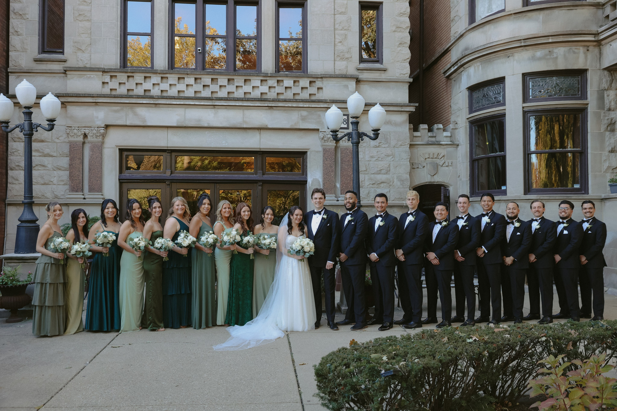 Madison&Otis. Couple photographer in Chicago