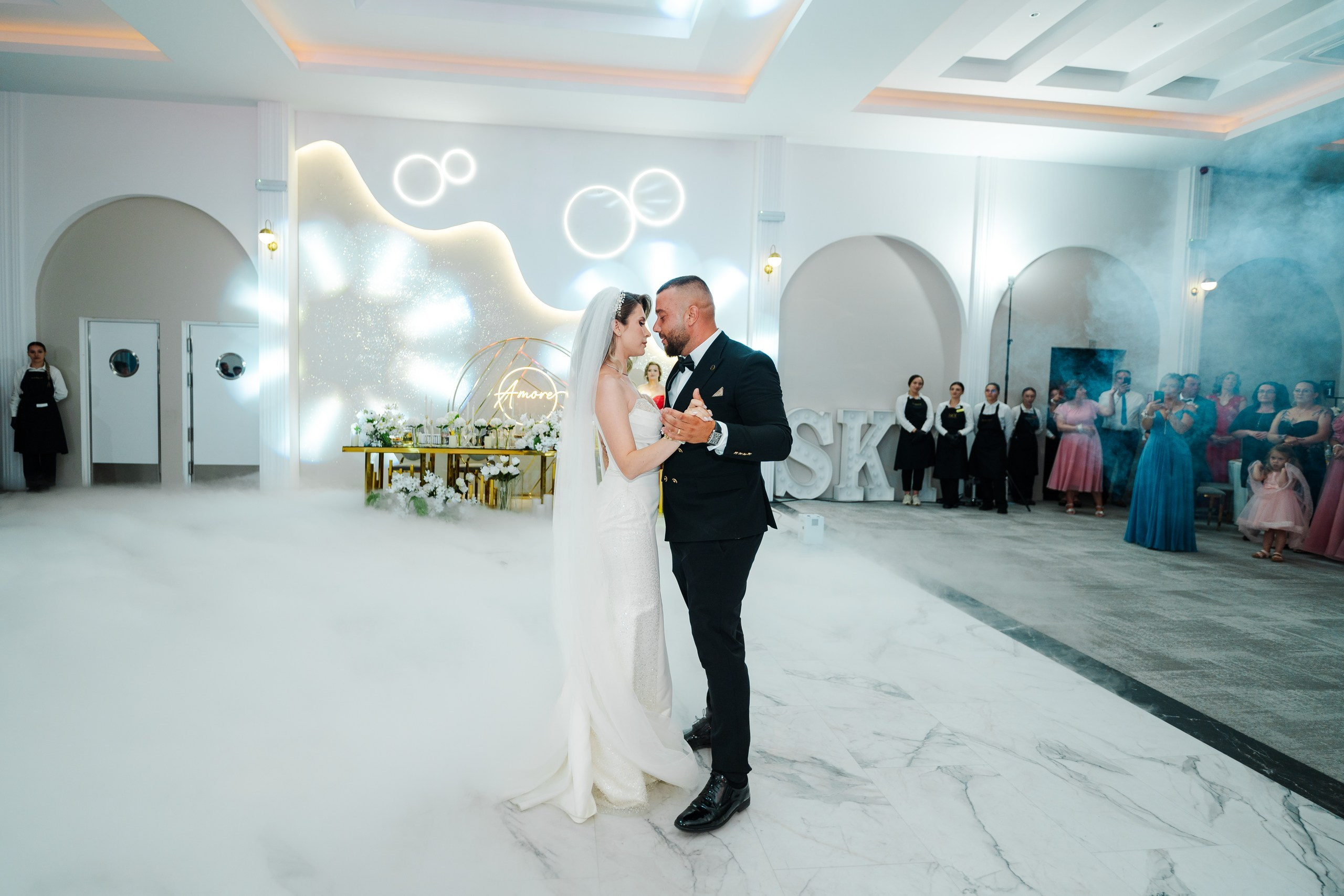Delia & Paul. Ionut Cimpoes FOTOGRAF