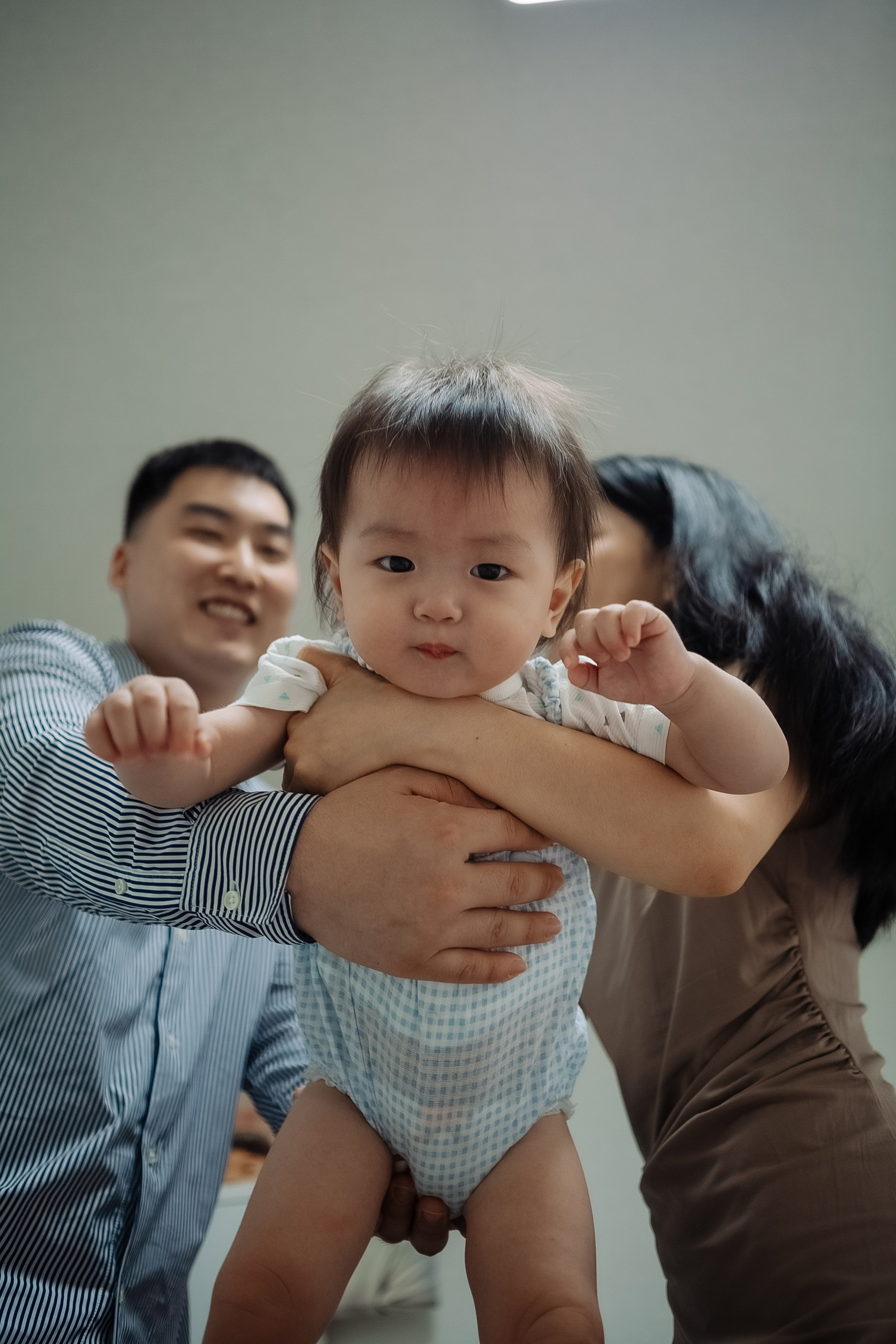 Тео дома и в ресторане. Фотограф беременности, ньюборн и годовасиков в Корее Жанна Хан