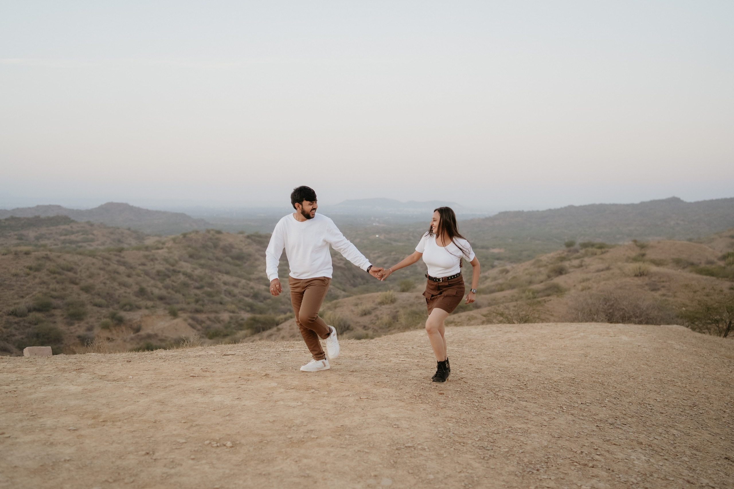 COUPLE SESSIONS. Love Emotions Weddings