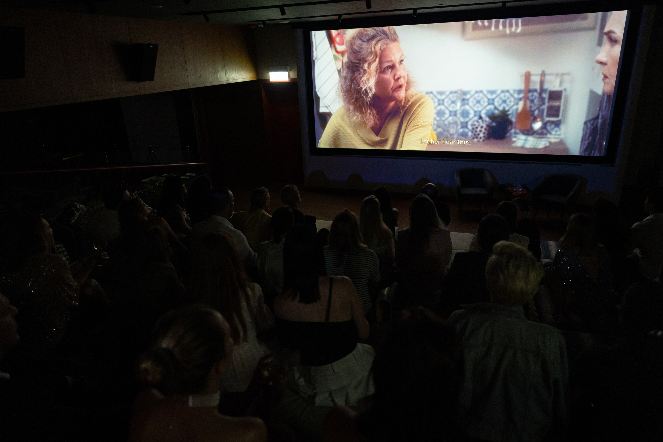 KRISP. PRODUCTION MOVIE PREMIER. ФОТОГРАФ В ГОНКОНГЕ (СВАДЬБЫ, FASHION, СЕМЕЙНЫЕ, МЕРОПРИЯТИЯ, ФОТОПРОГУЛКИ)