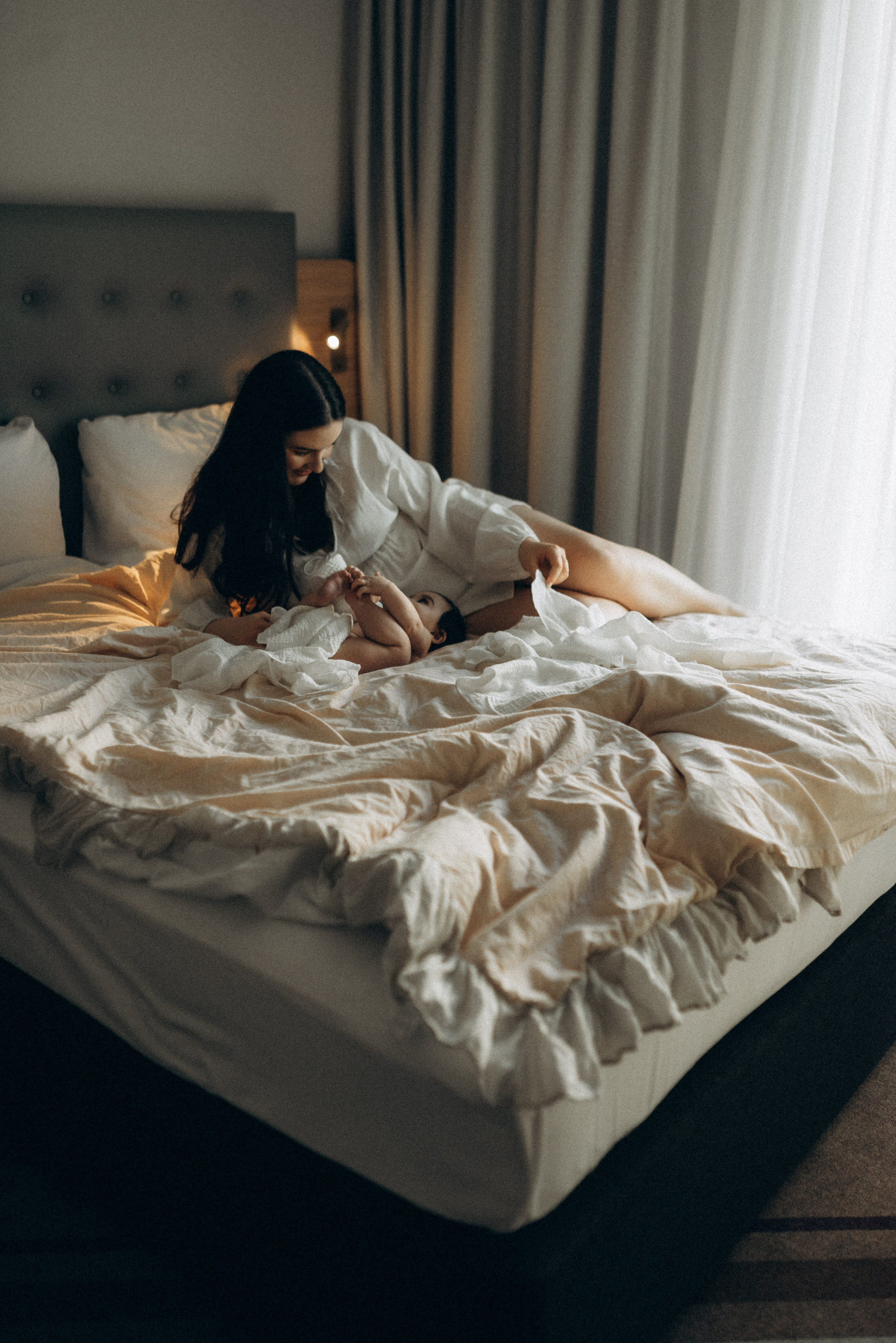 СЬЕМКА МАТЕРИНСТВА. Сімейний фотограф Лейпциг, Німеччина