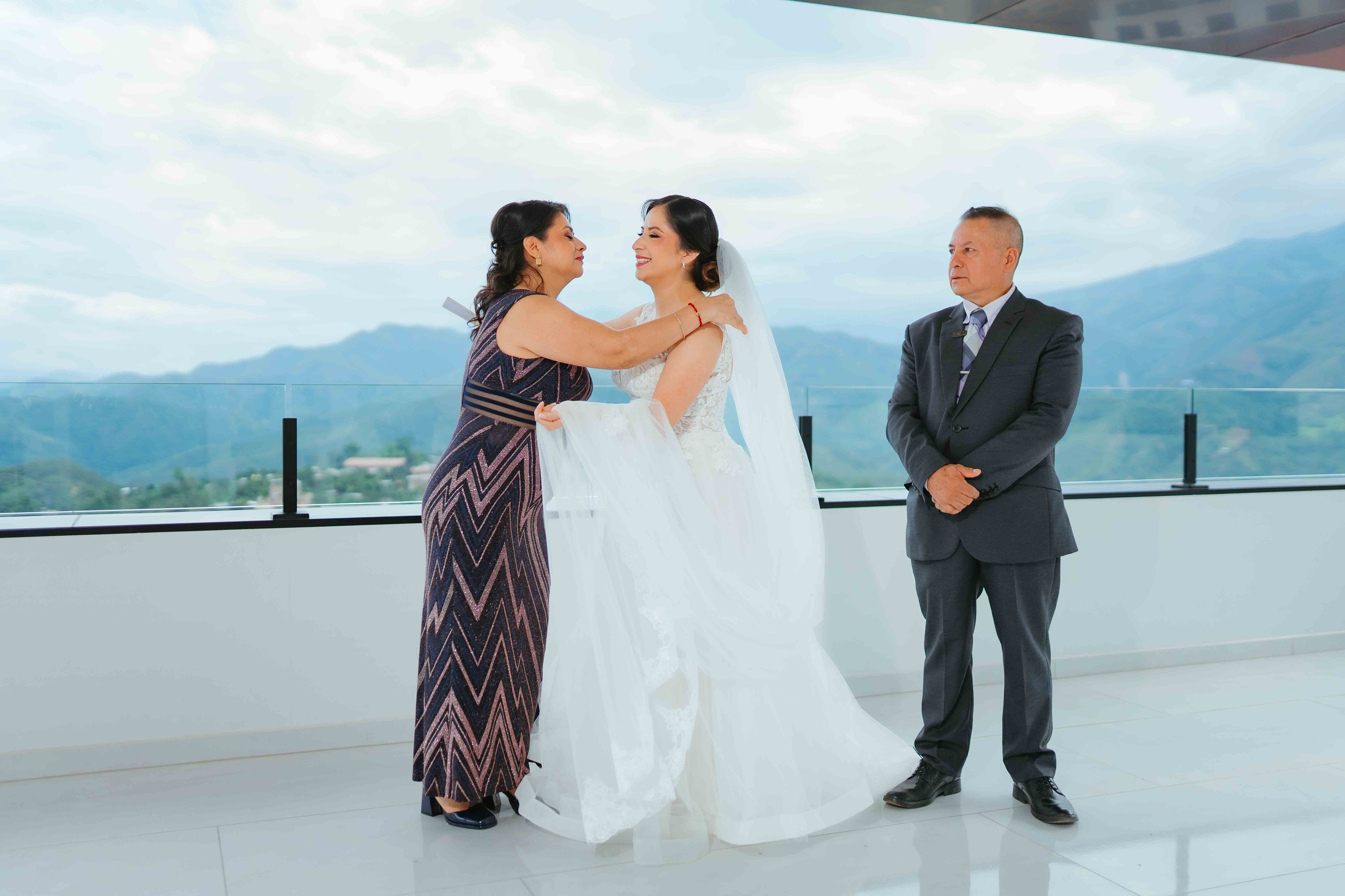 Jennifer y Vladimir. Fotógrafo de bodas en Loja Ecuador | Piero Alvarez PH