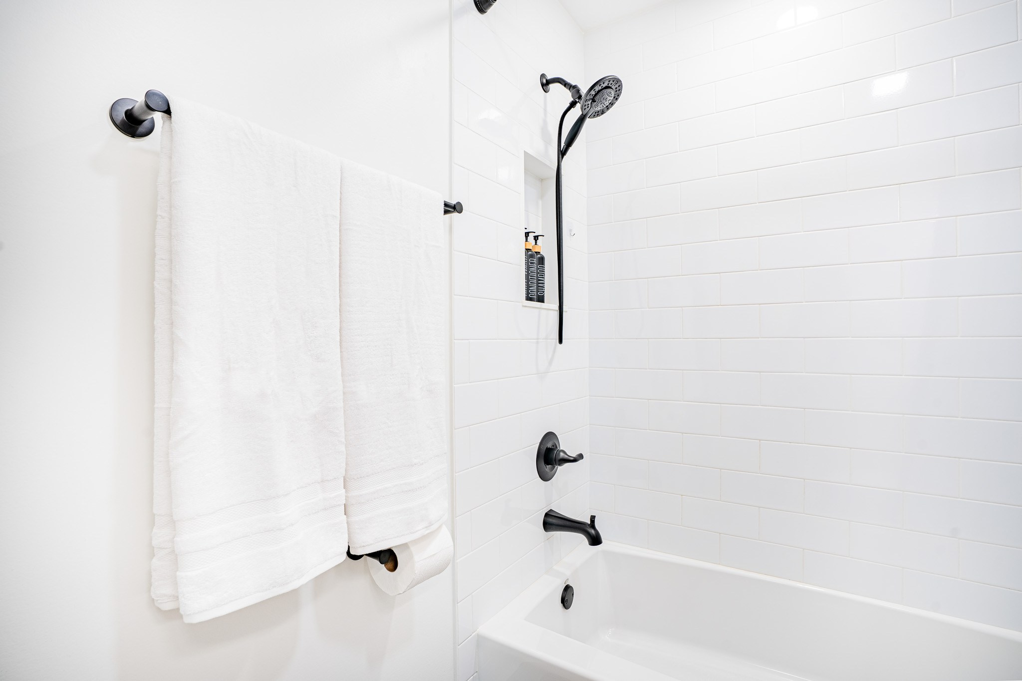 Airbnb: Real Estate 01. Welcome to my video and photo world!