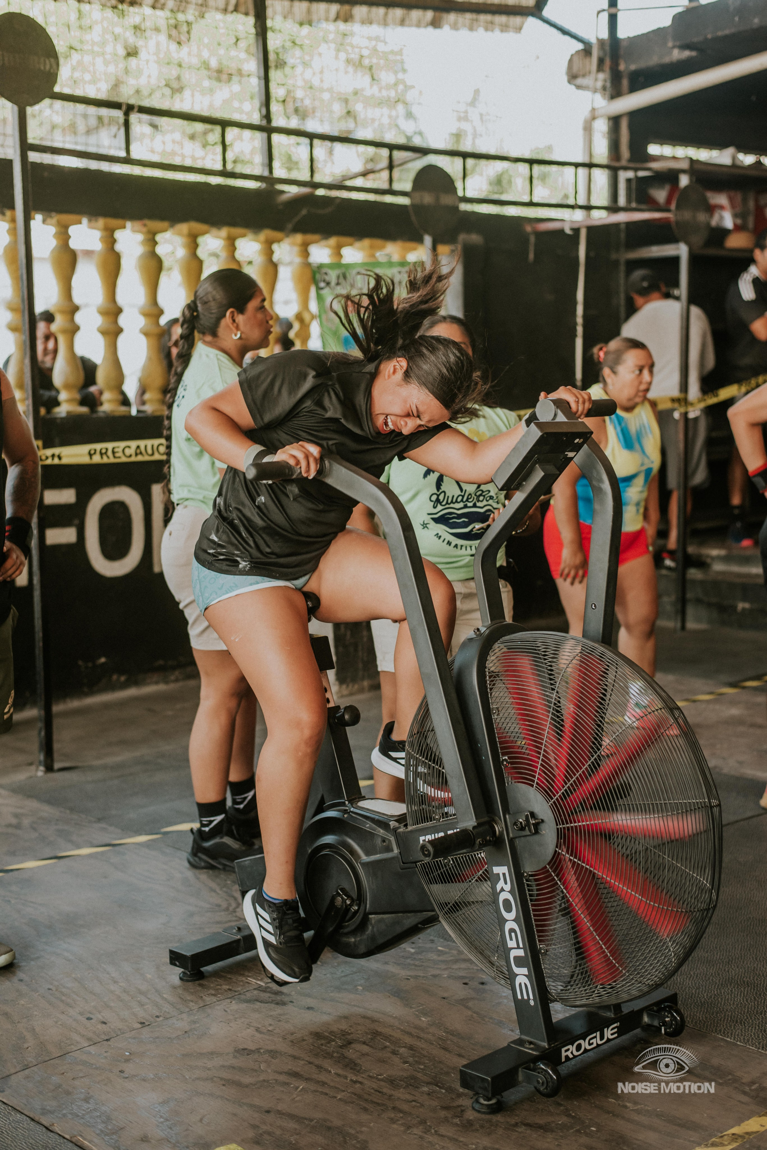 Sesión de fotos. Fotografía Profesional - Noise Motion