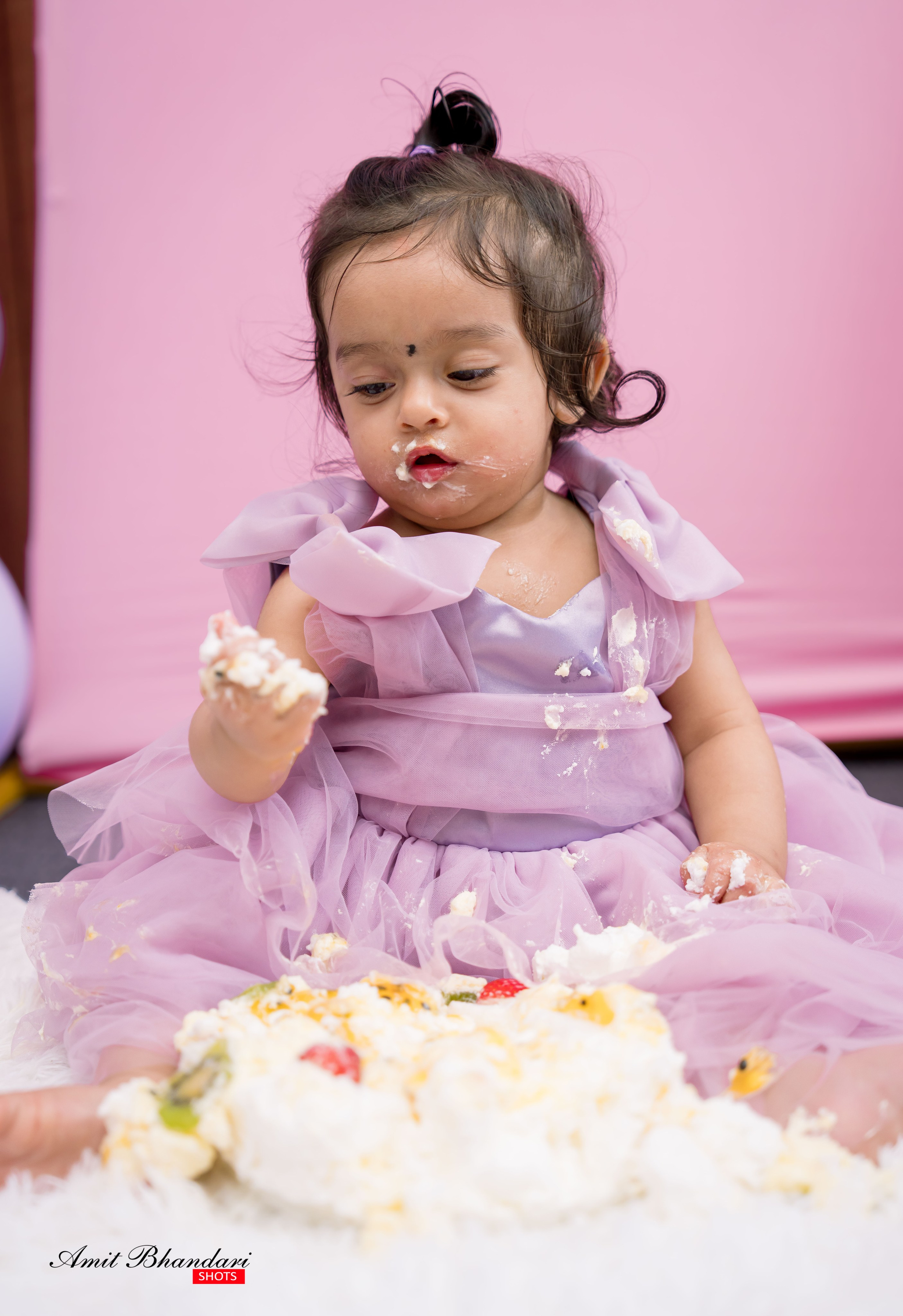 Yuhana’s Cake Smash Session. Freelance Photographer in Newcastle & Central Coast