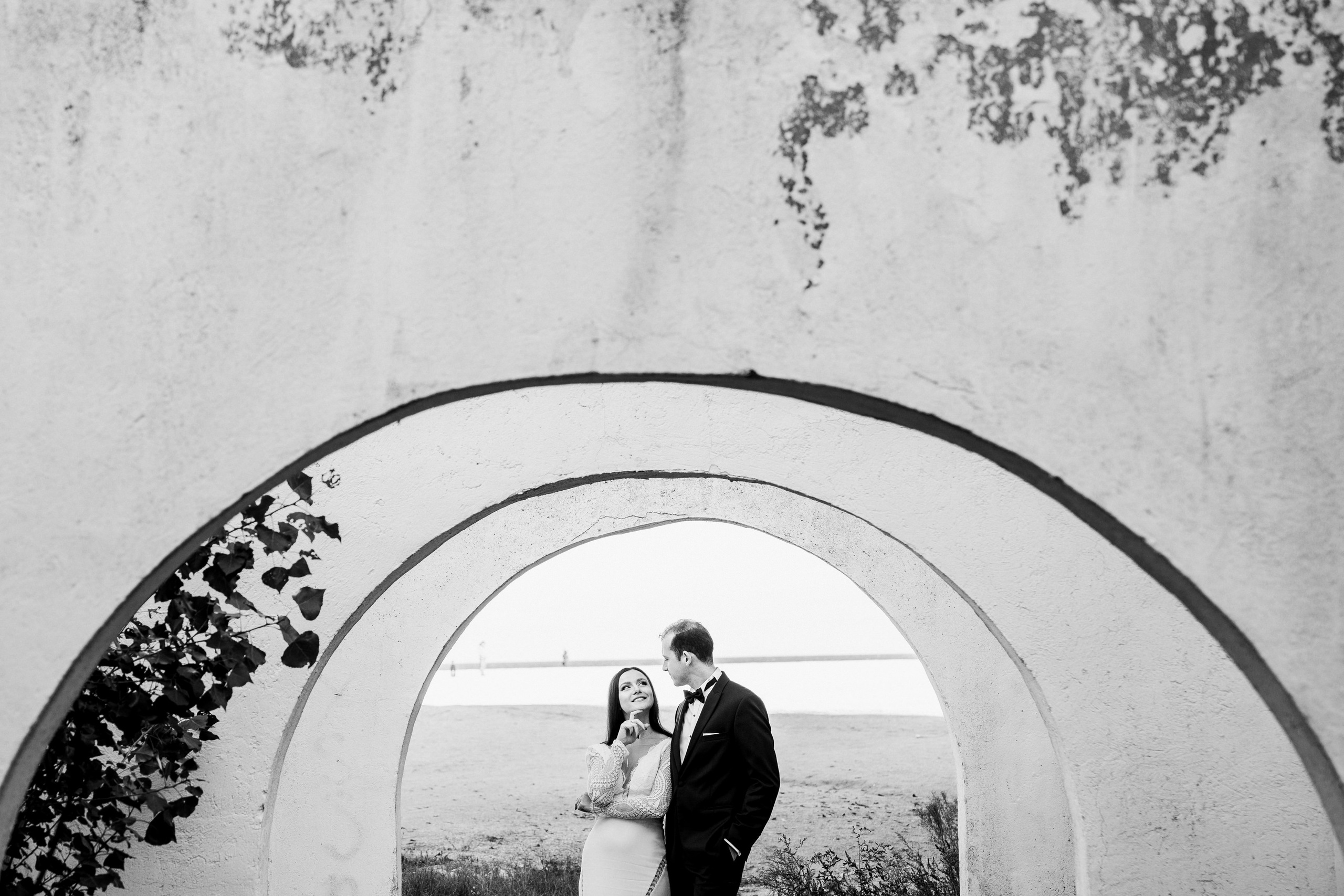 Elly & Andrew. Destination Wedding Photographer Alex Pasarelu
