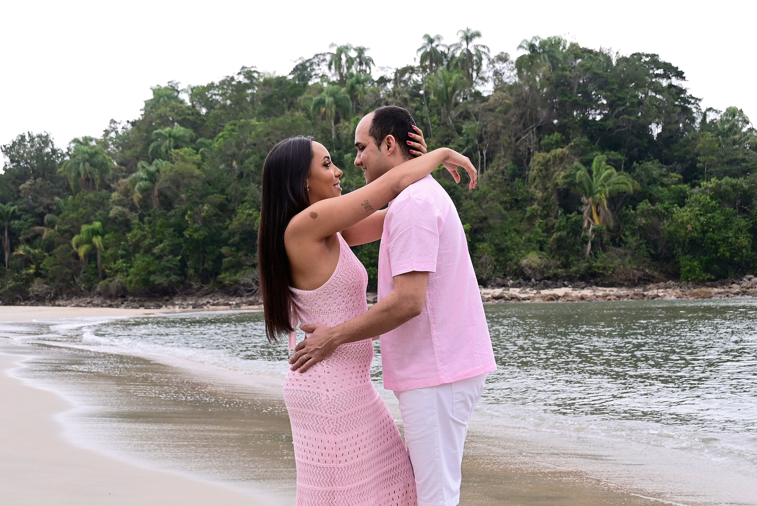 Débora & Douglas — Praia das Conchas, Guarujá. Produtora Bride