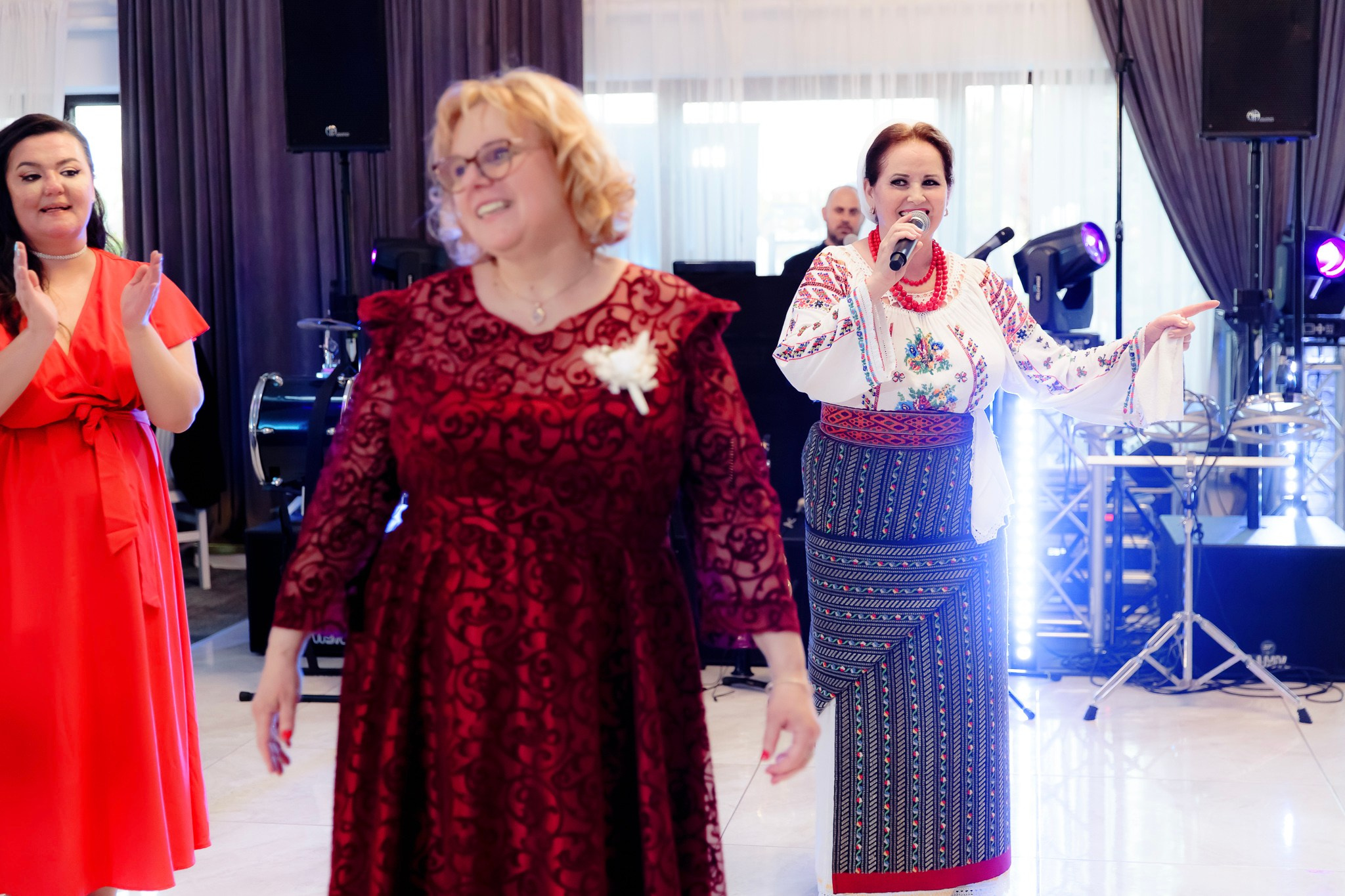 Ioana & Ionuț | Nuntă de poveste la Păstrăvăria Poiana din Mălini județul Suceava. Servicii foto-video profesionale, pentru momente de neuitat