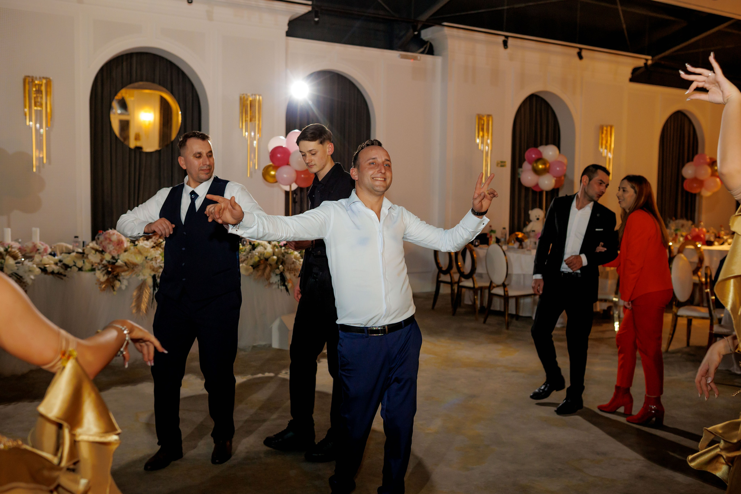 Povestea voastră, regizată de noi |Cristi Turculet Videograf Nuntă Suceava | wedding highlight. Servicii foto-video profesionale, pentru momente de neuitat