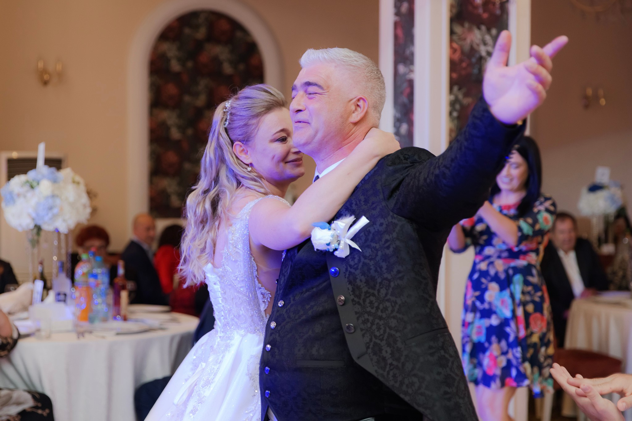 Mihai & Oana. Servicii foto-video profesionale, pentru momente de neuitat