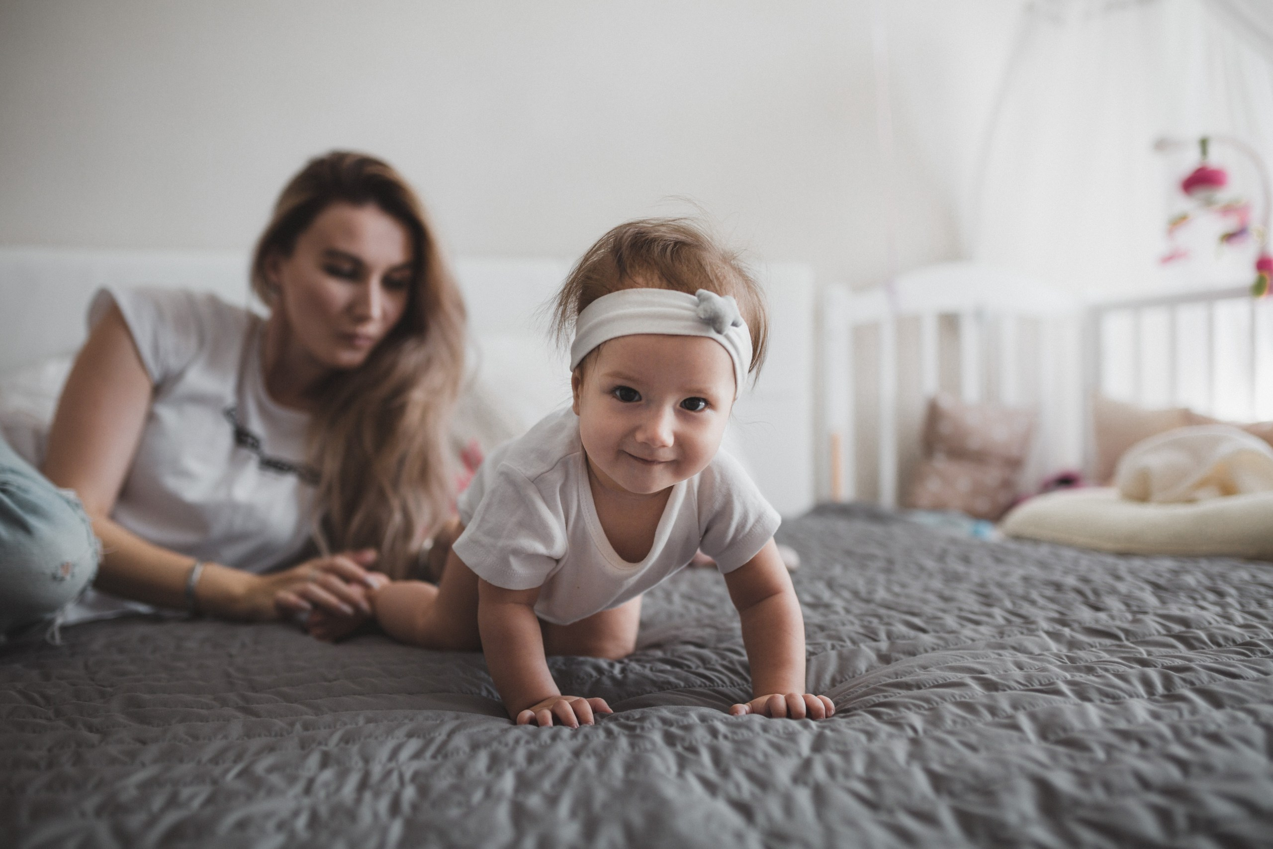 Elina & daughter. Madrid Photographer for Proposals, Engagements & Families | Anya Petrova