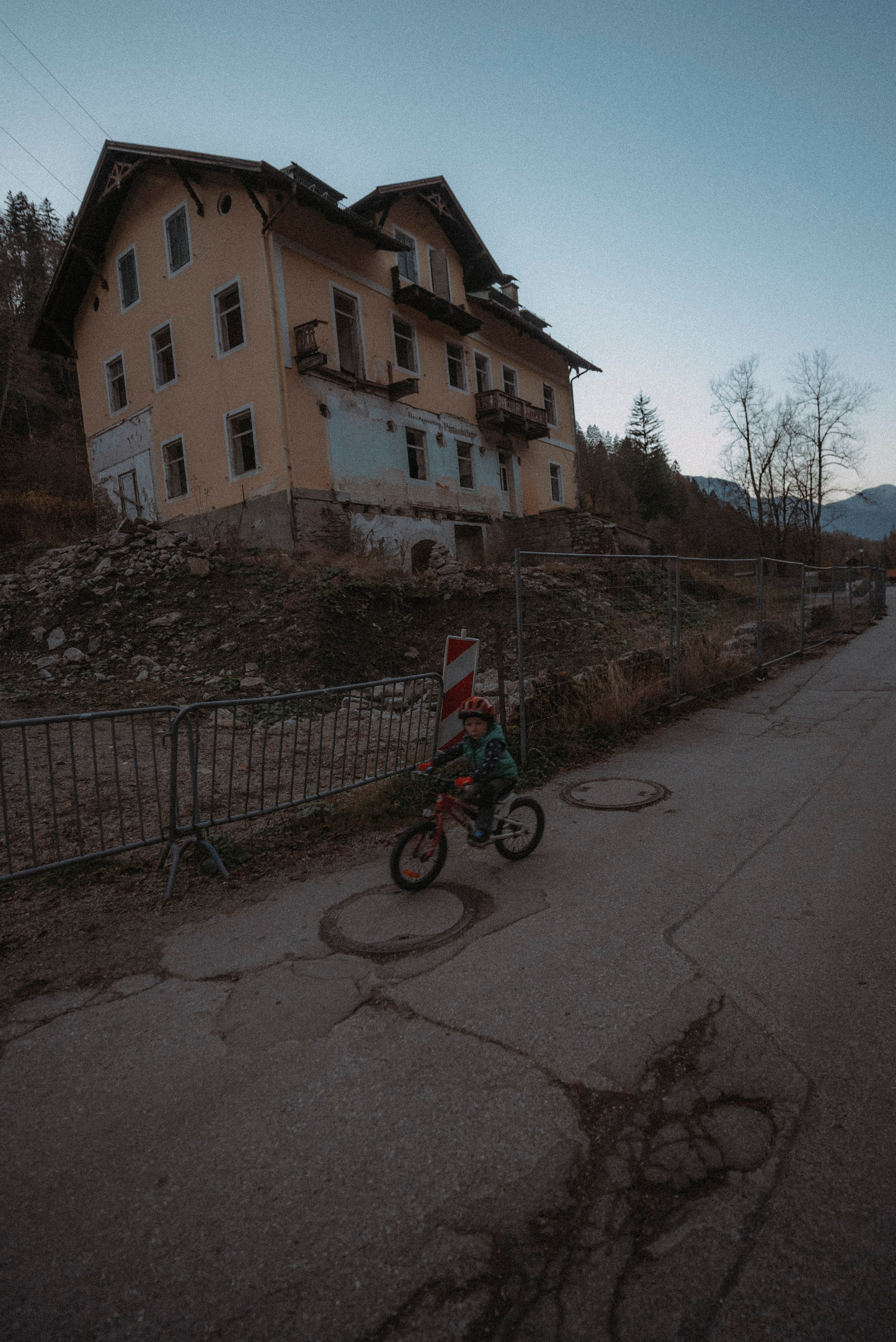 ЕВРОТУР. Стрит-фотография, полная абсурда, идиотизма и красоты