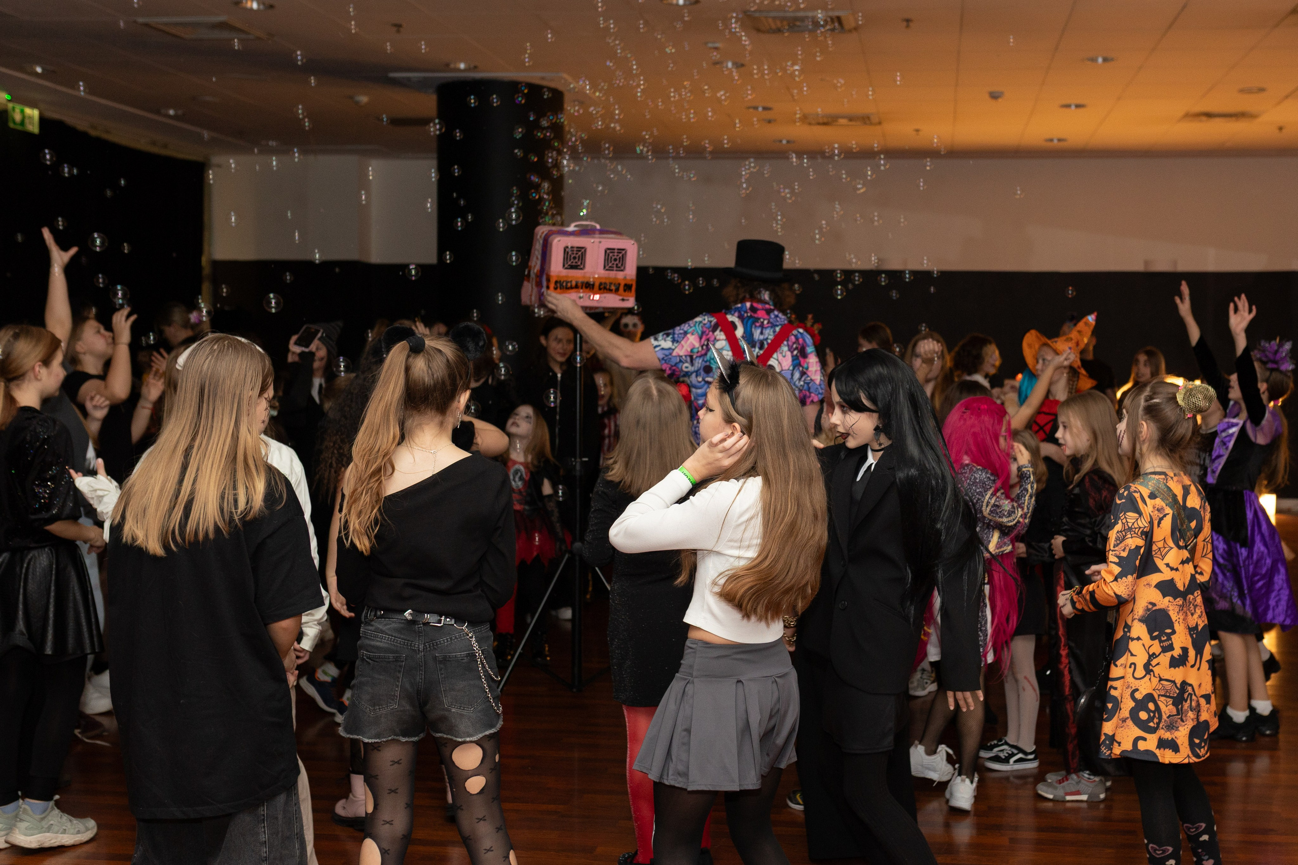 Leo dance studio Helloween 2025. Семейный и детский фотограф в Варшаве Мила Бобровская