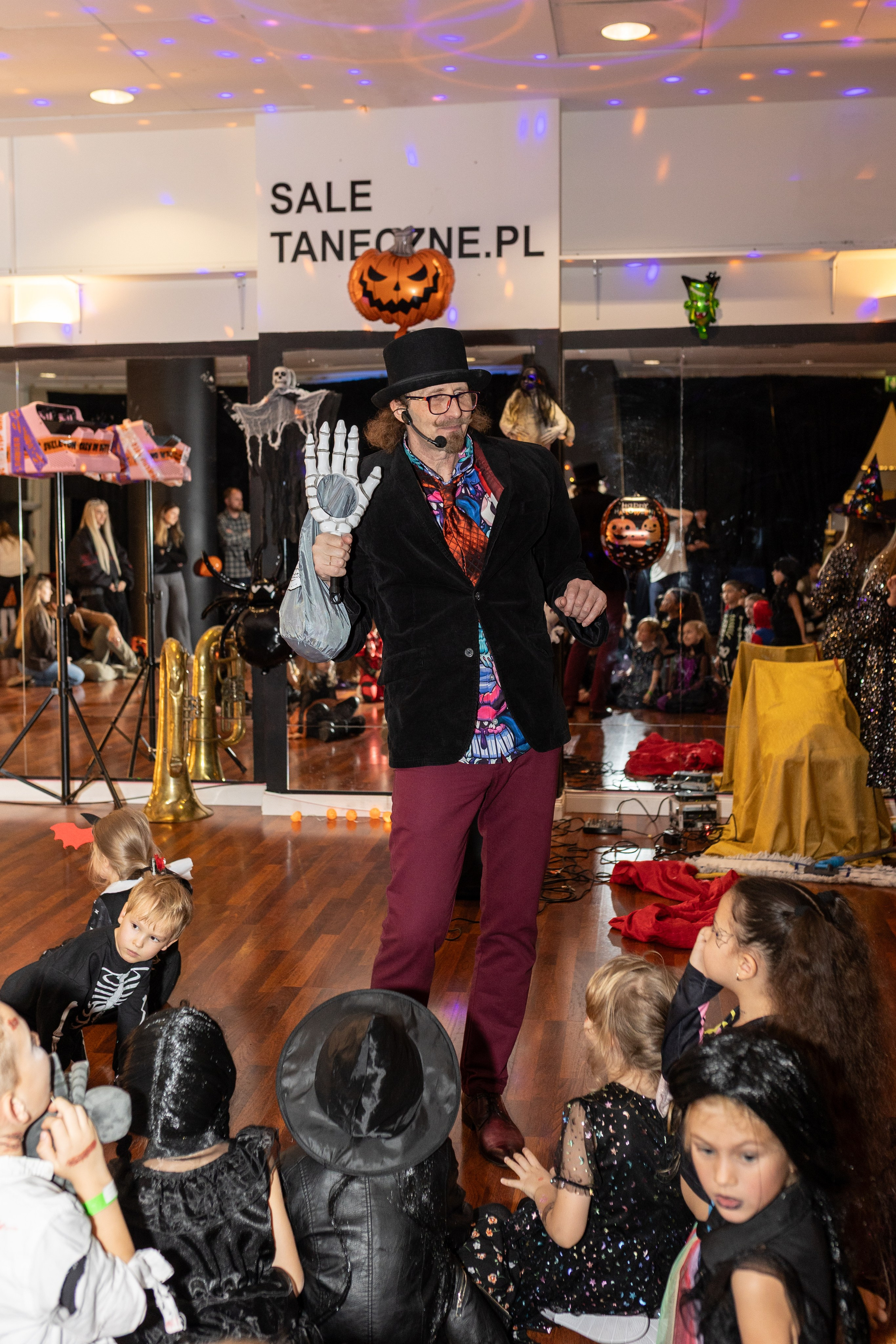 Leo dance studio Helloween 2025. Семейный и детский фотограф в Варшаве Мила Бобровская