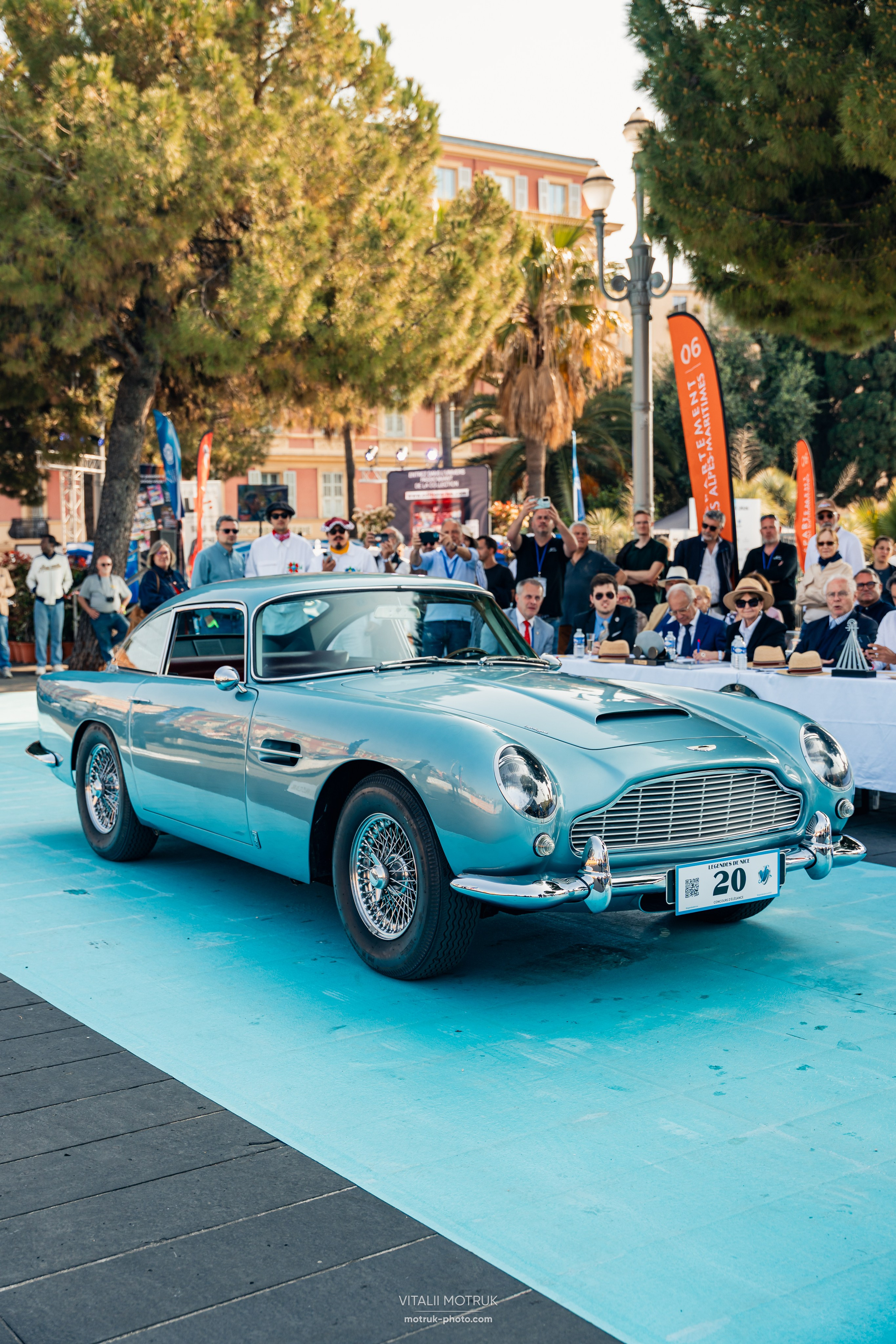 Legends de Nice. Photographe de voitures à Paris — Vitalii Motruk